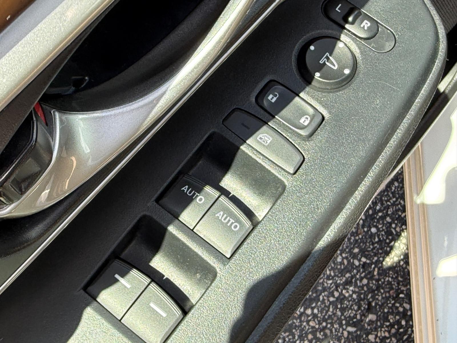 Honda CR-V Vehicle Image 22