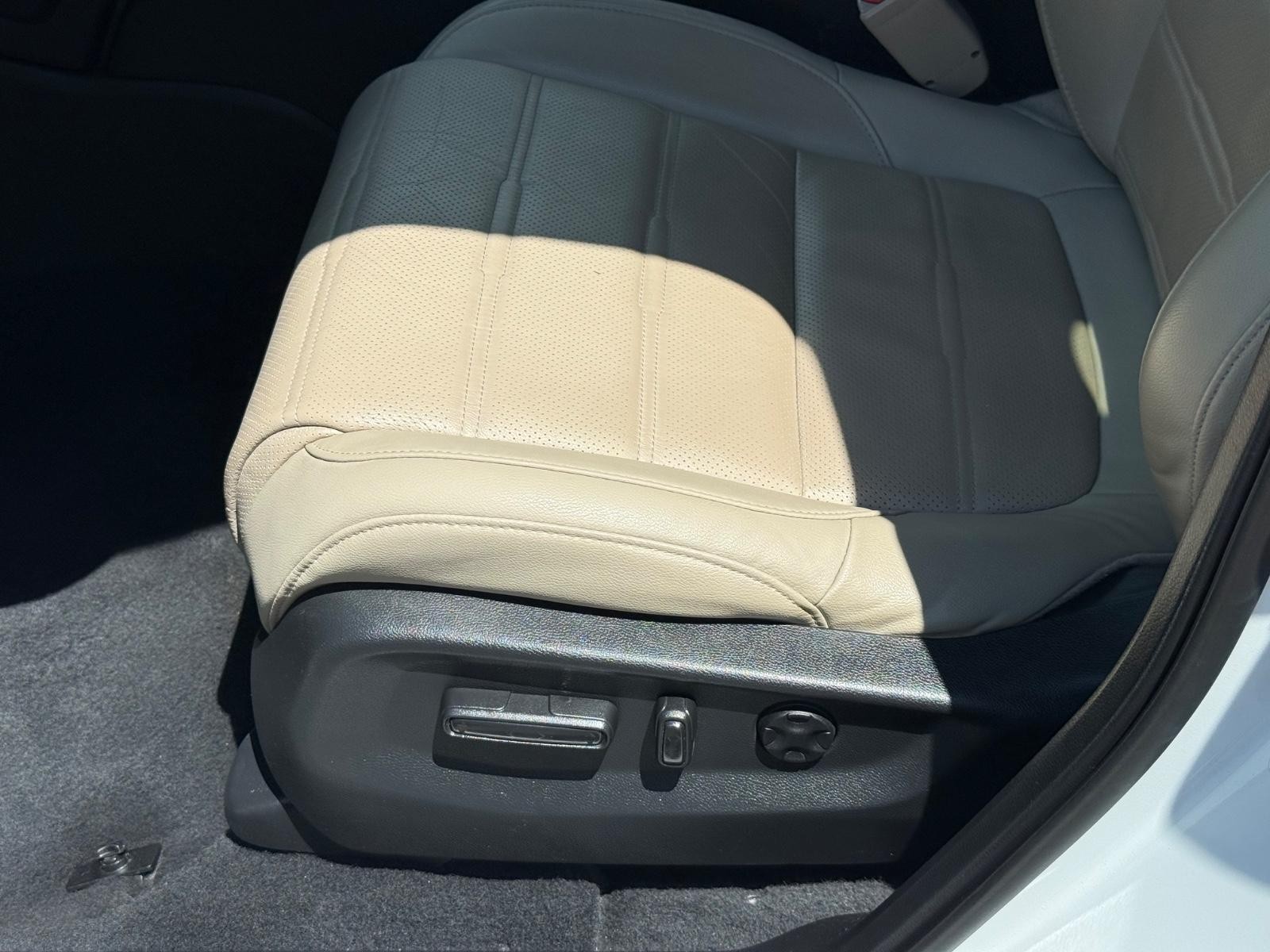 Honda CR-V Vehicle Image 23