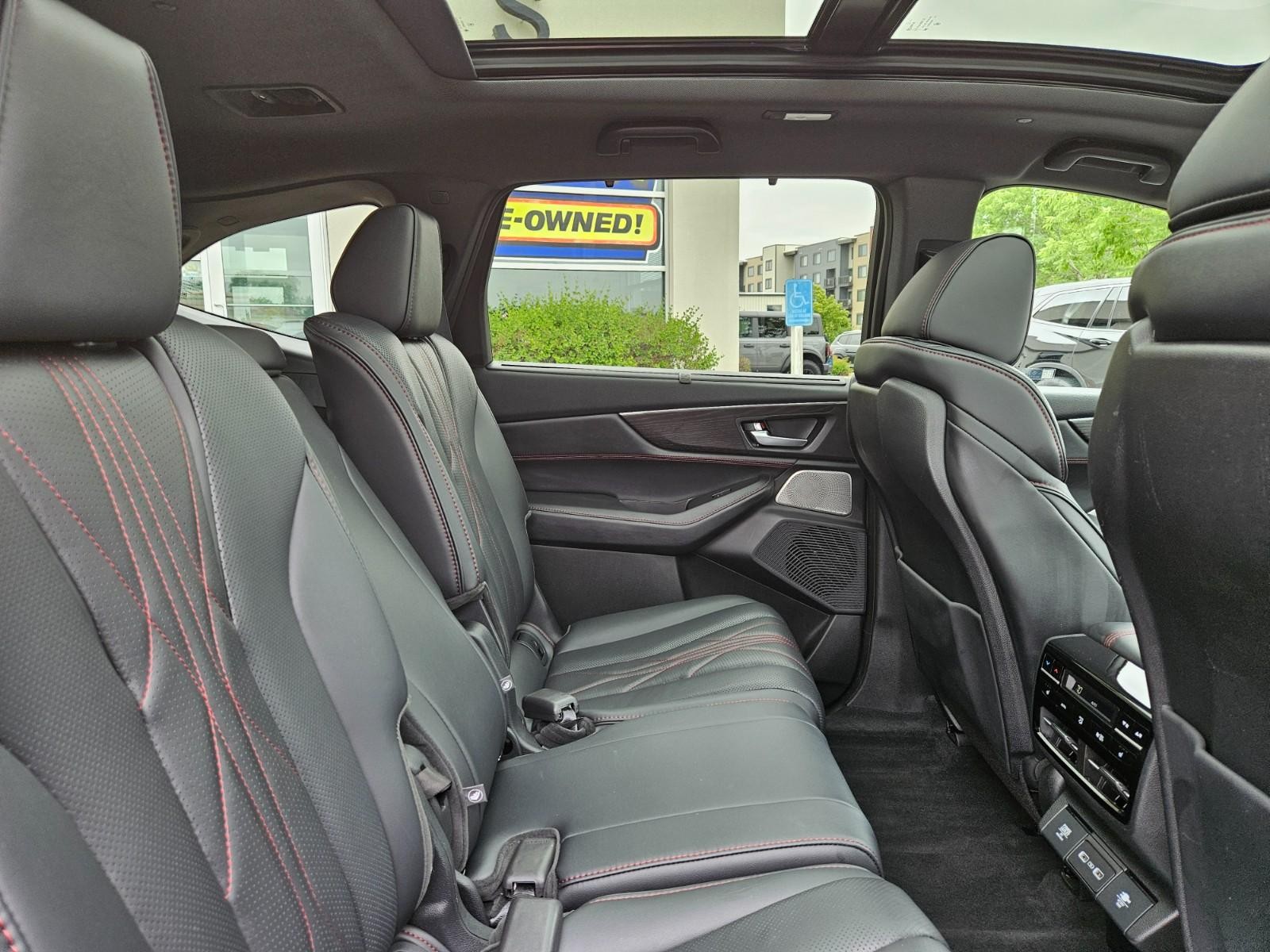 Acura MDX Vehicle Image 11