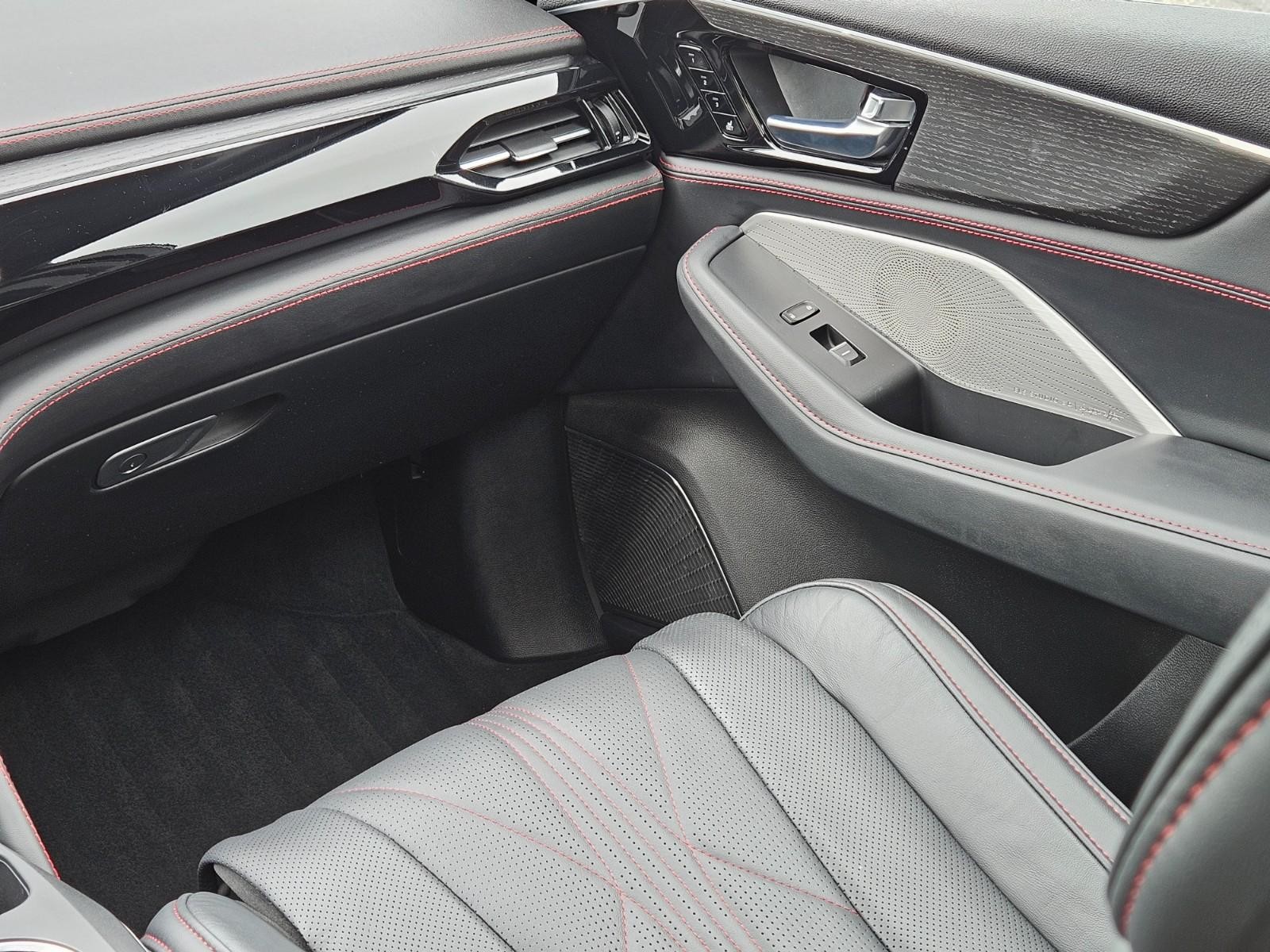 Acura MDX Vehicle Image 16