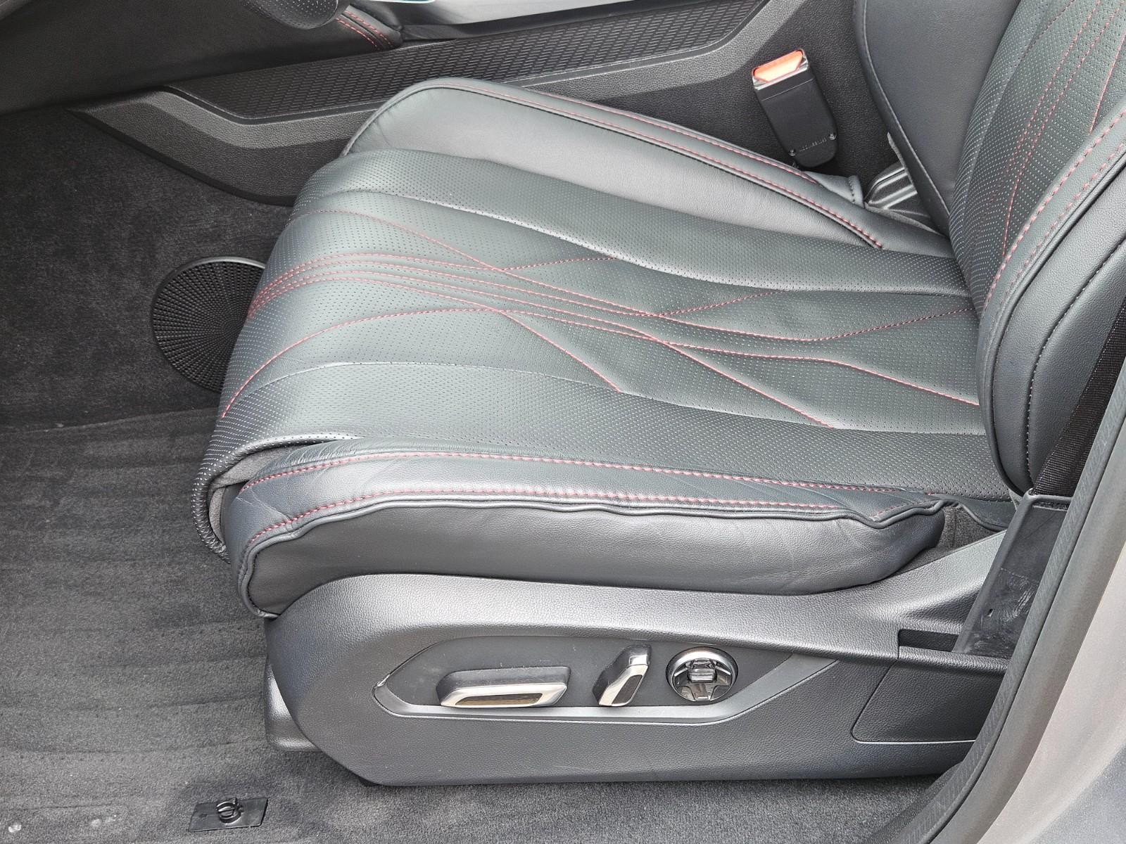 Acura MDX Vehicle Image 24