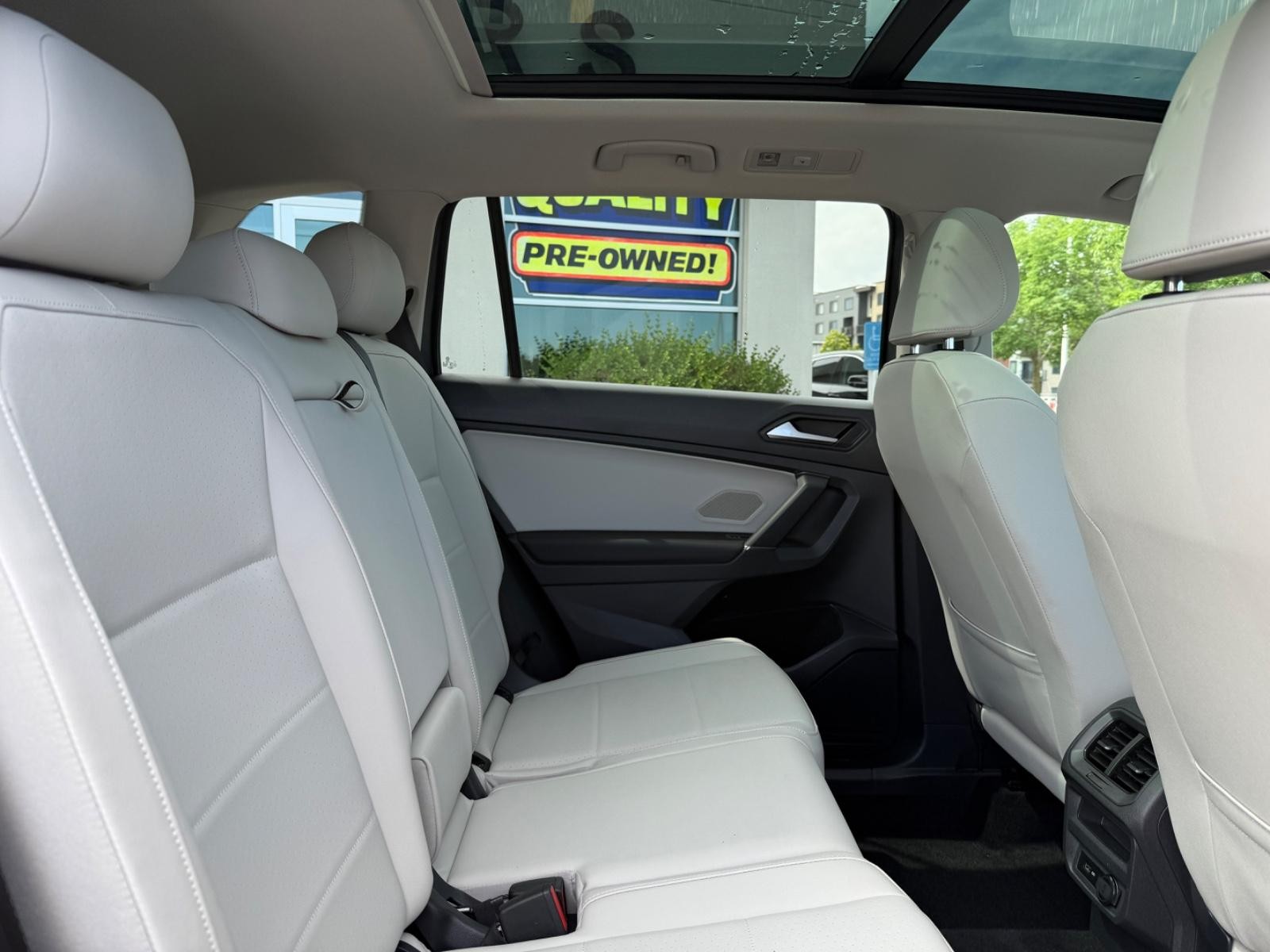 Volkswagen Tiguan Vehicle Image 09