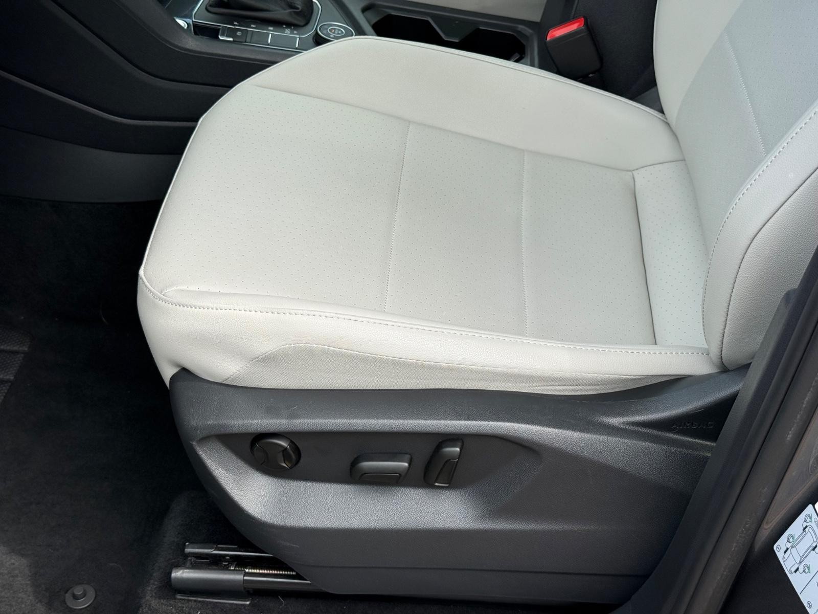 Volkswagen Tiguan Vehicle Image 22