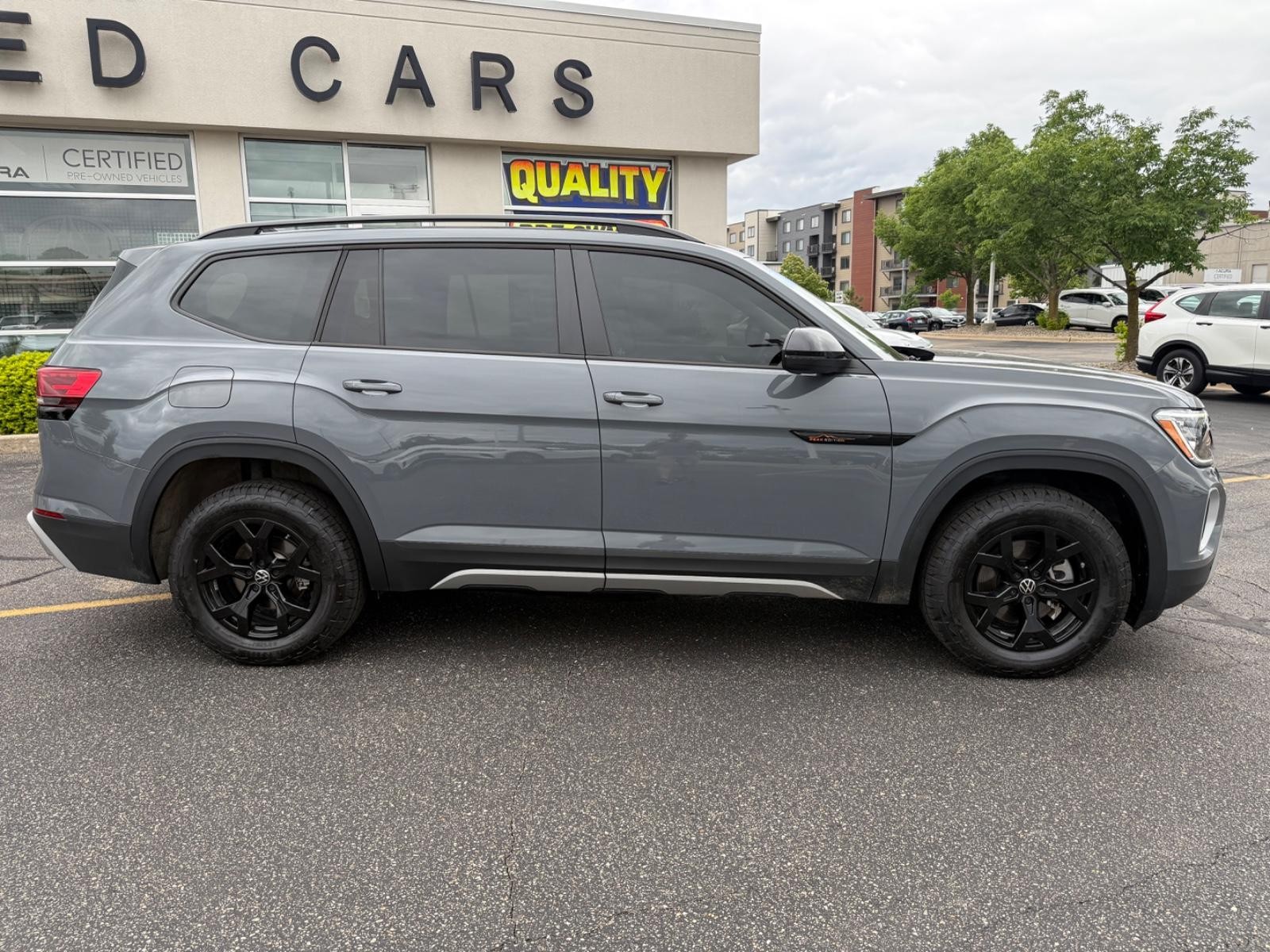 Volkswagen Atlas Vehicle Image 02