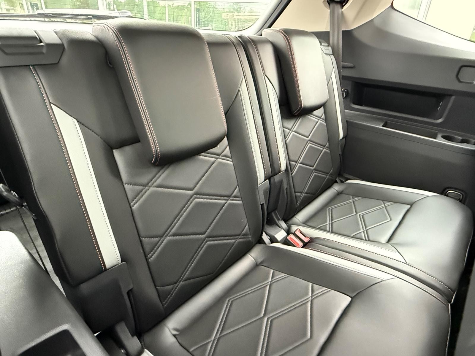 Volkswagen Atlas Vehicle Image 10