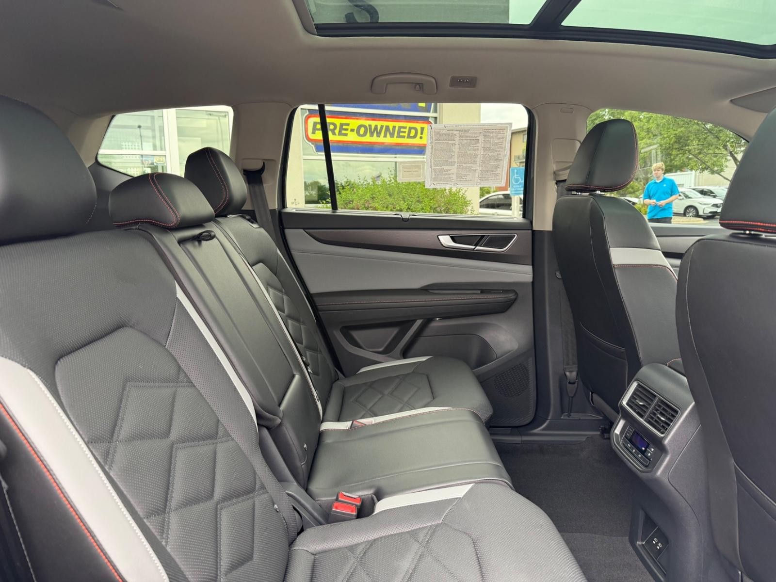 Volkswagen Atlas Vehicle Image 11