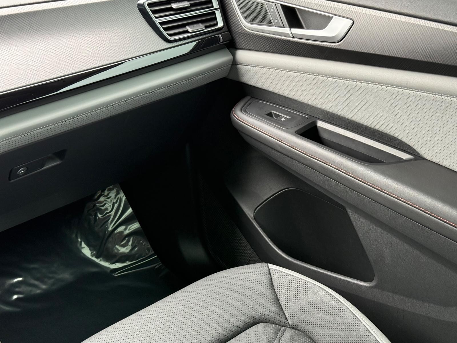 Volkswagen Atlas Vehicle Image 16