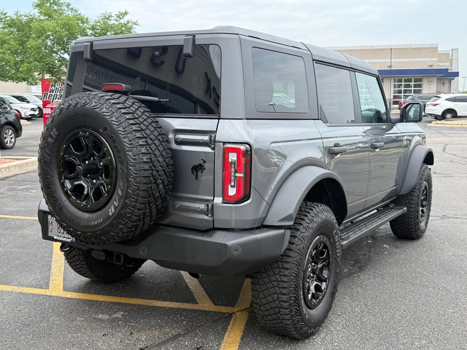 Ford Bronco Vehicle Image 03