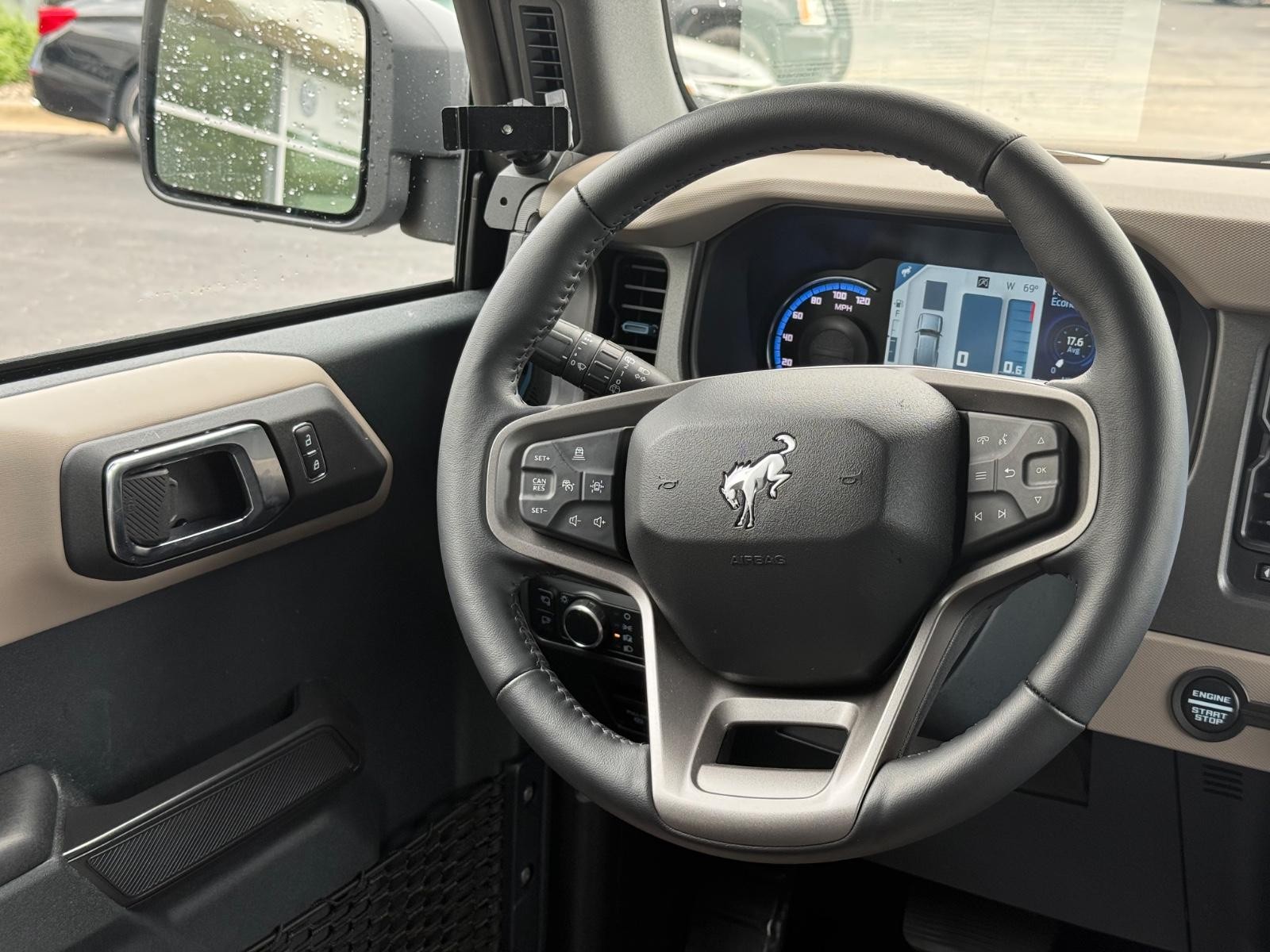 Ford Bronco Vehicle Image 14