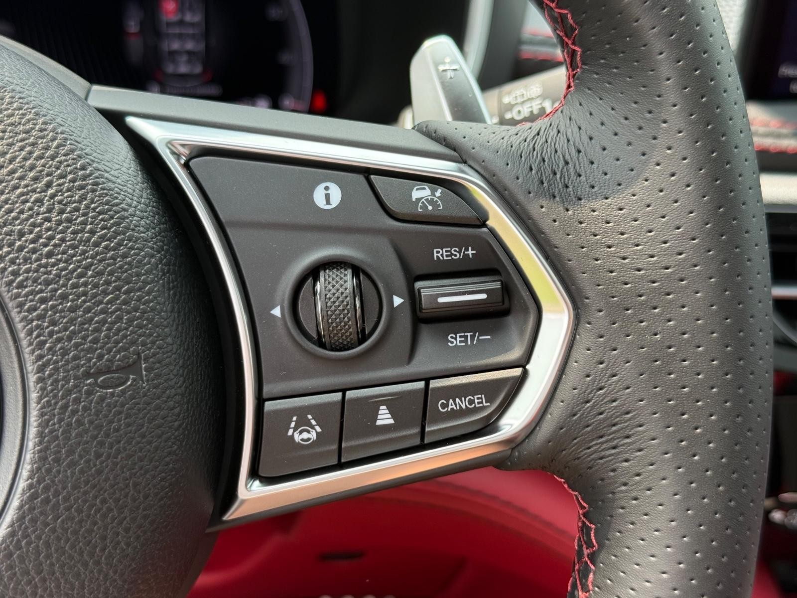 Acura MDX Vehicle Image 13