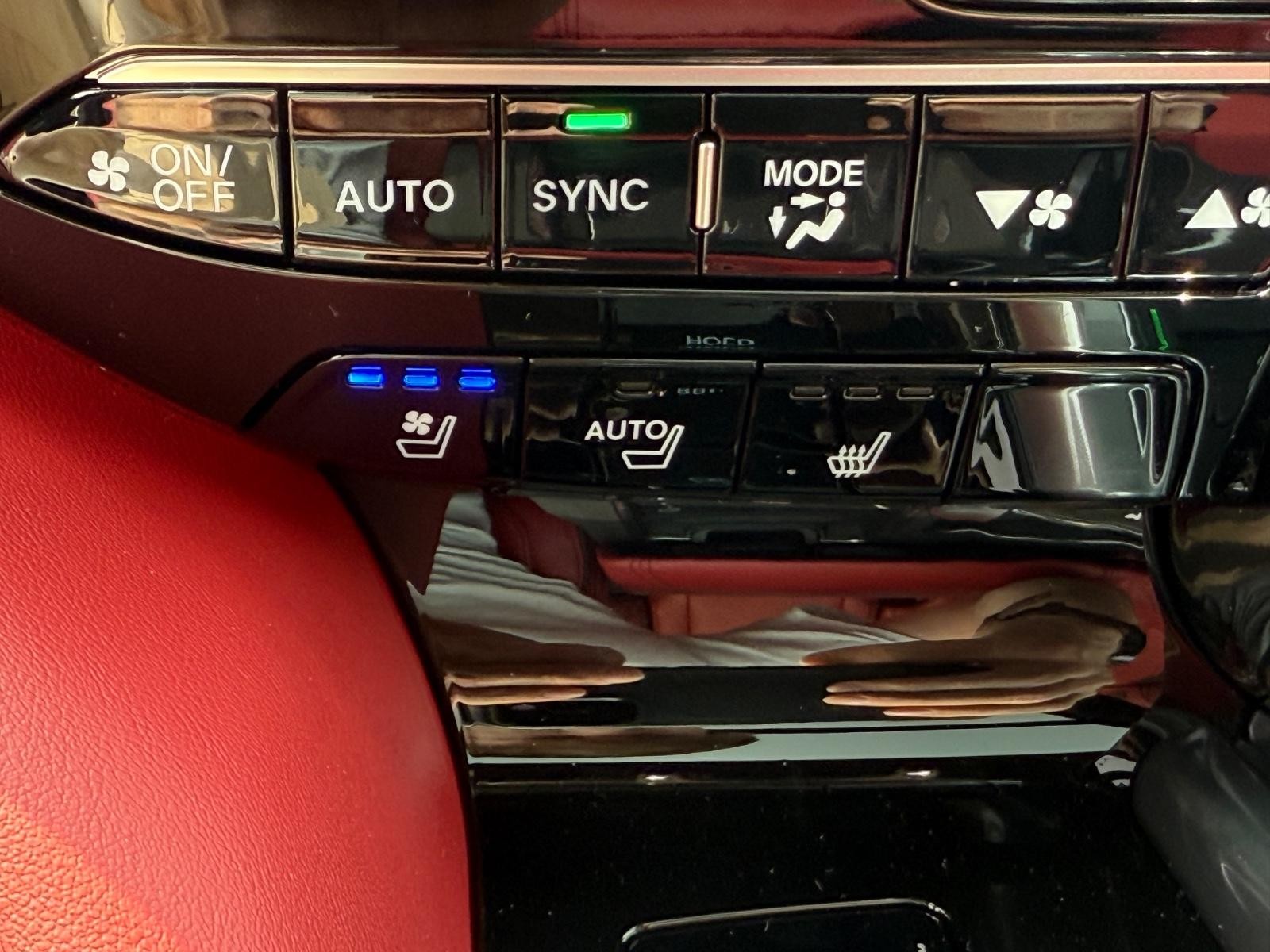 Acura MDX Vehicle Image 15