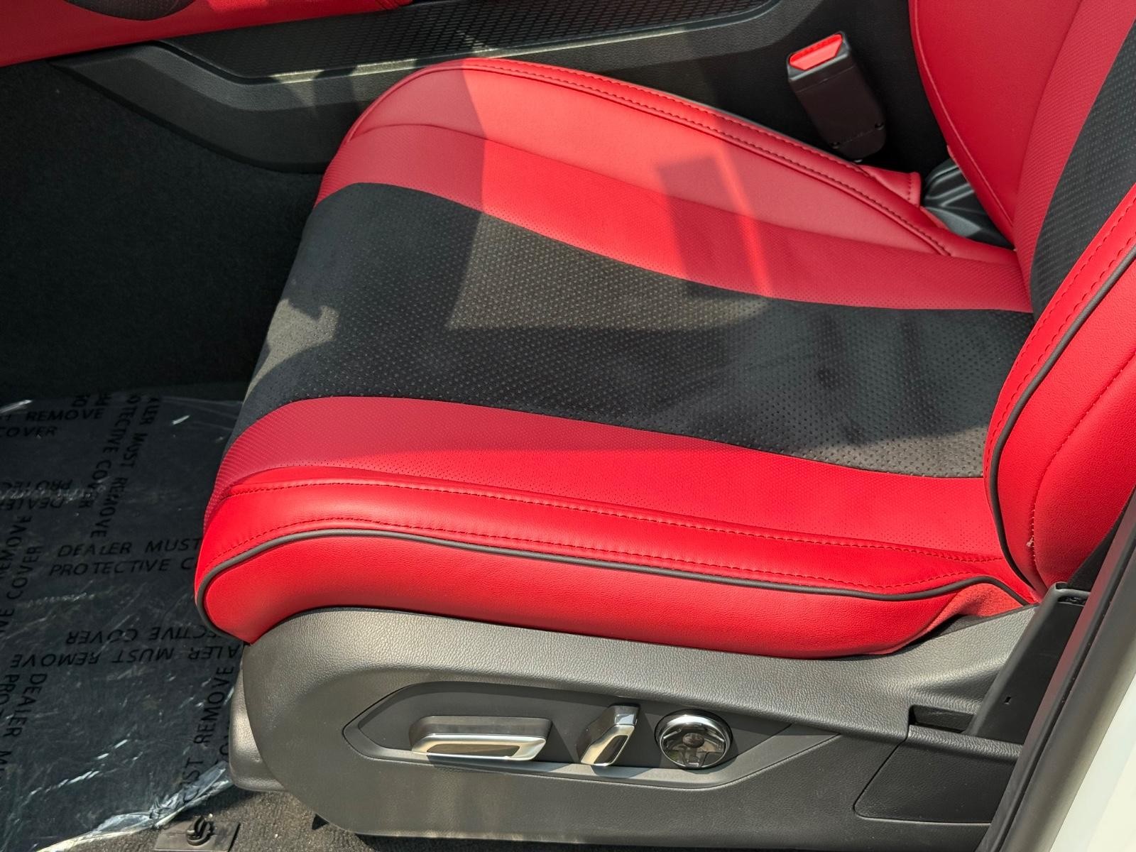 Acura MDX Vehicle Image 17