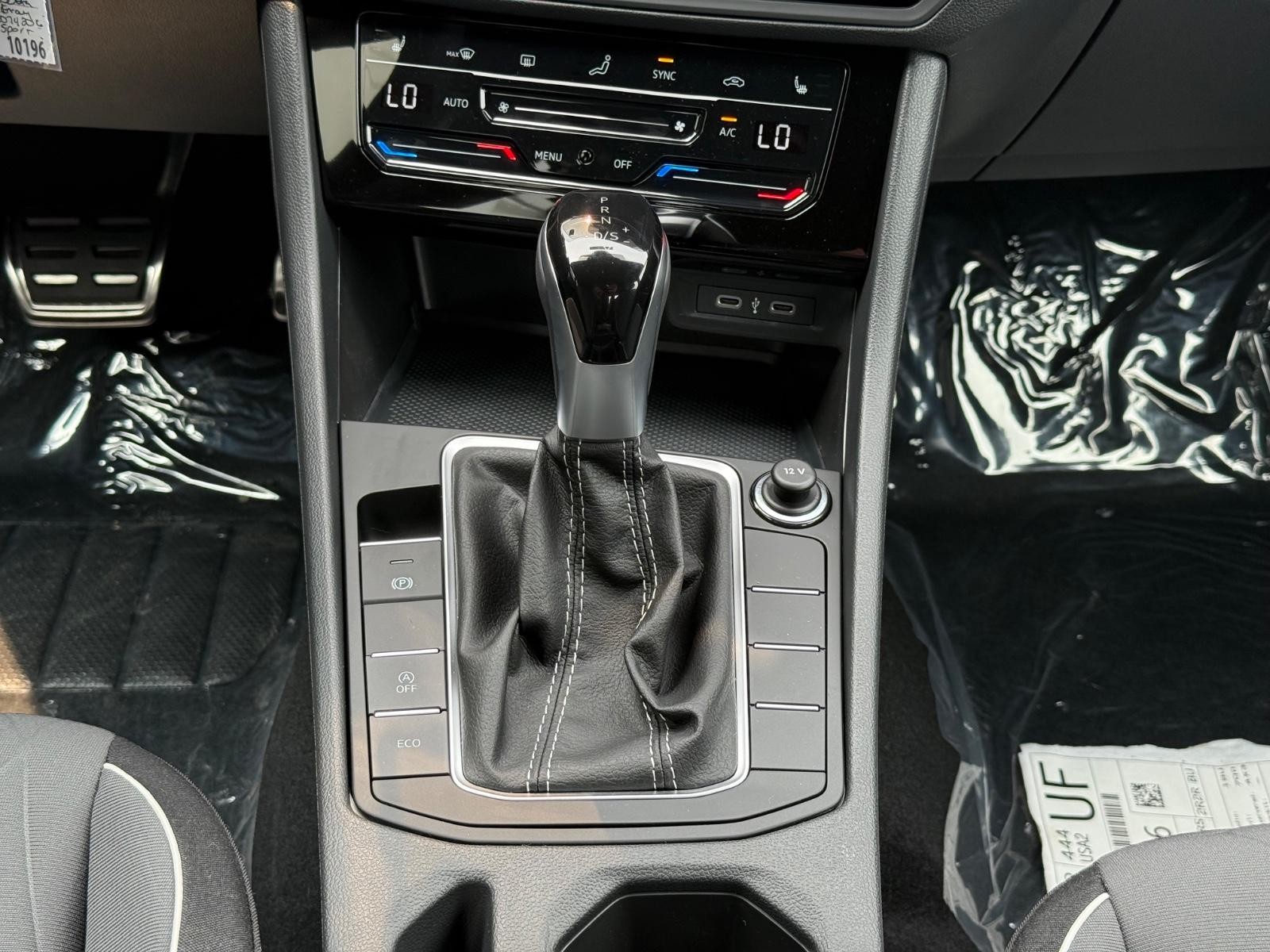 Volkswagen Jetta Vehicle Image 13