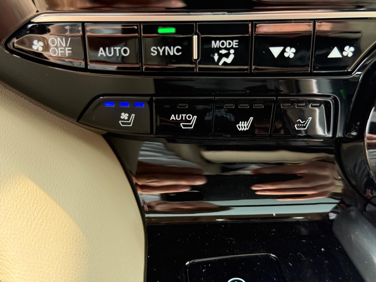Acura MDX Vehicle Image 19