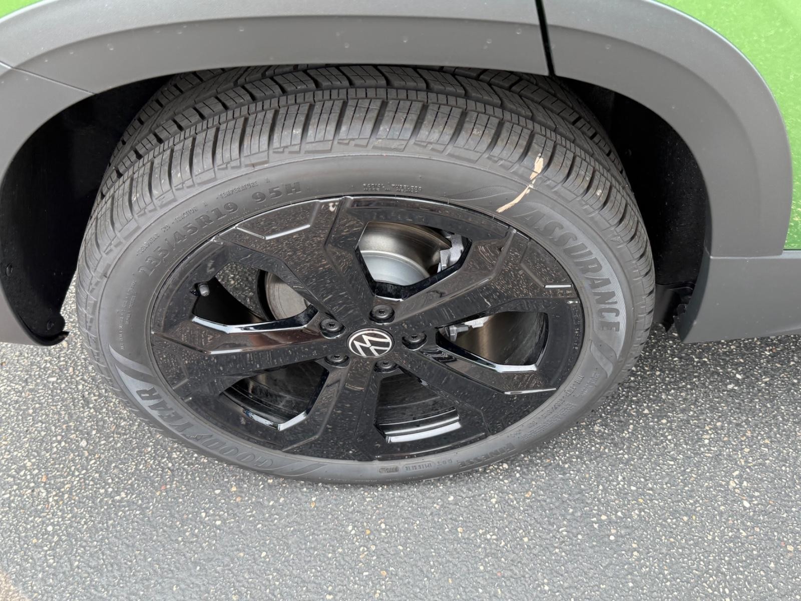 Volkswagen Taos Vehicle Image 04