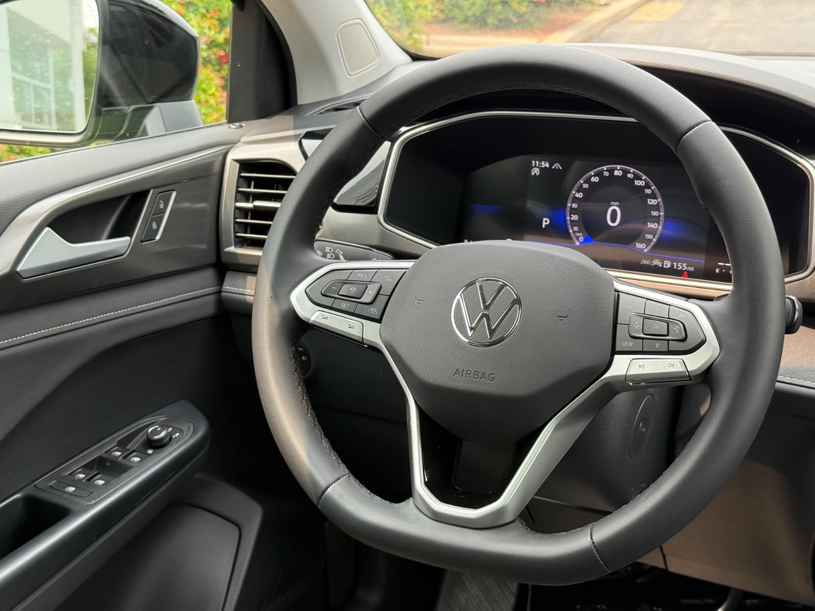 Volkswagen Taos Vehicle Image 09