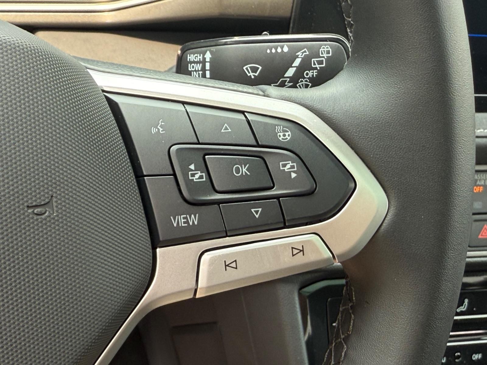 Volkswagen Taos Vehicle Image 12