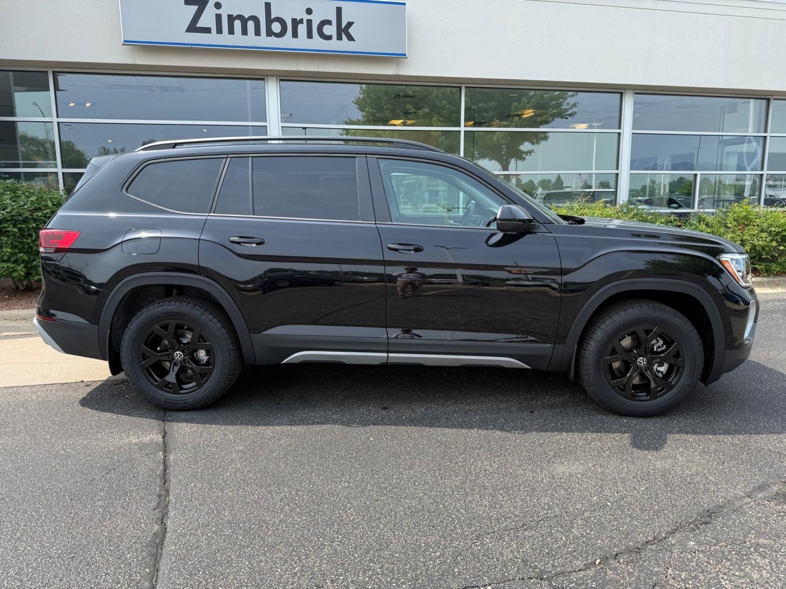 Volkswagen Atlas Vehicle Image 02