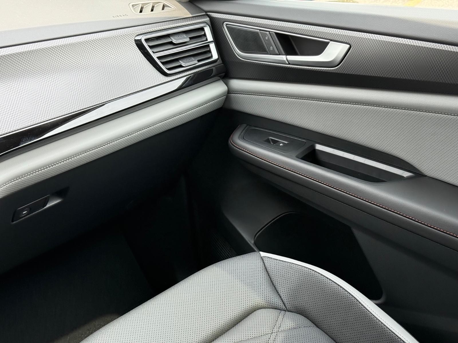 Volkswagen Atlas Vehicle Image 11