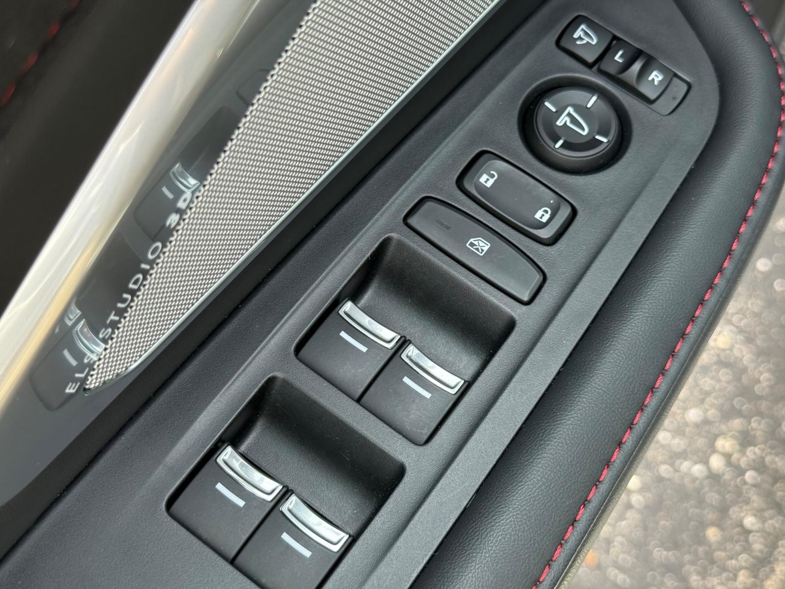 Acura RDX Vehicle Image 17
