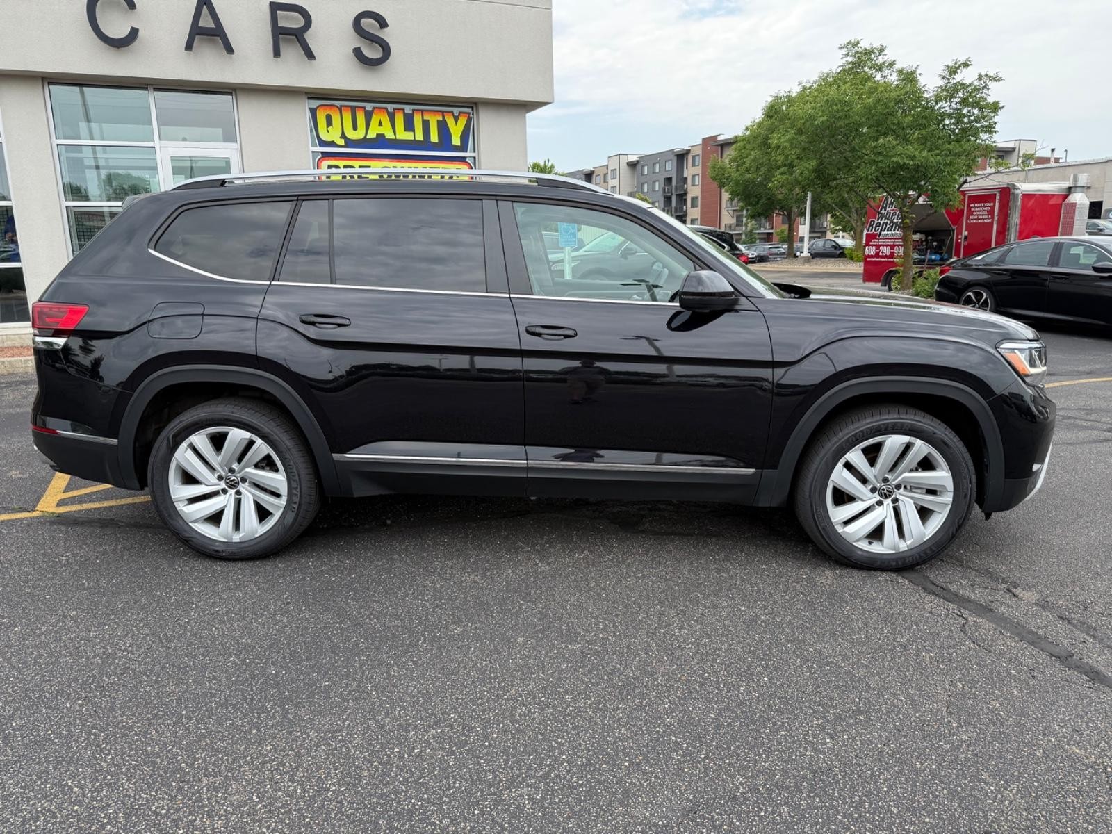 Volkswagen Atlas Vehicle Image 02