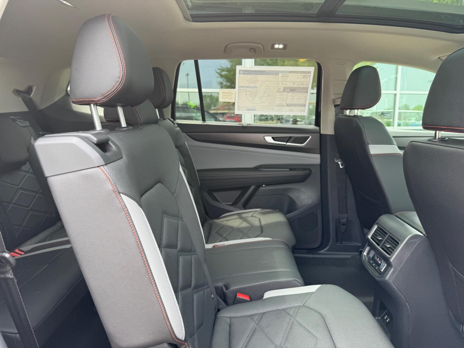 Volkswagen Atlas Vehicle Image 06