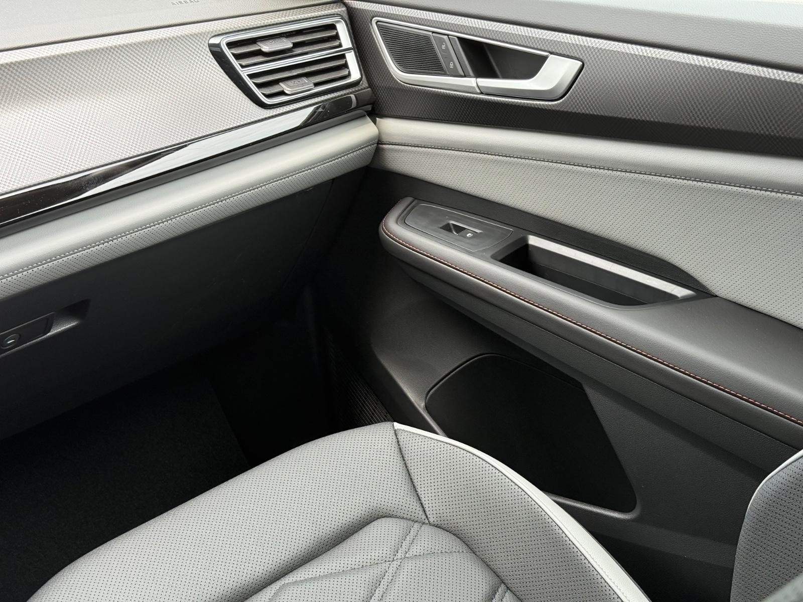 Volkswagen Atlas Vehicle Image 11