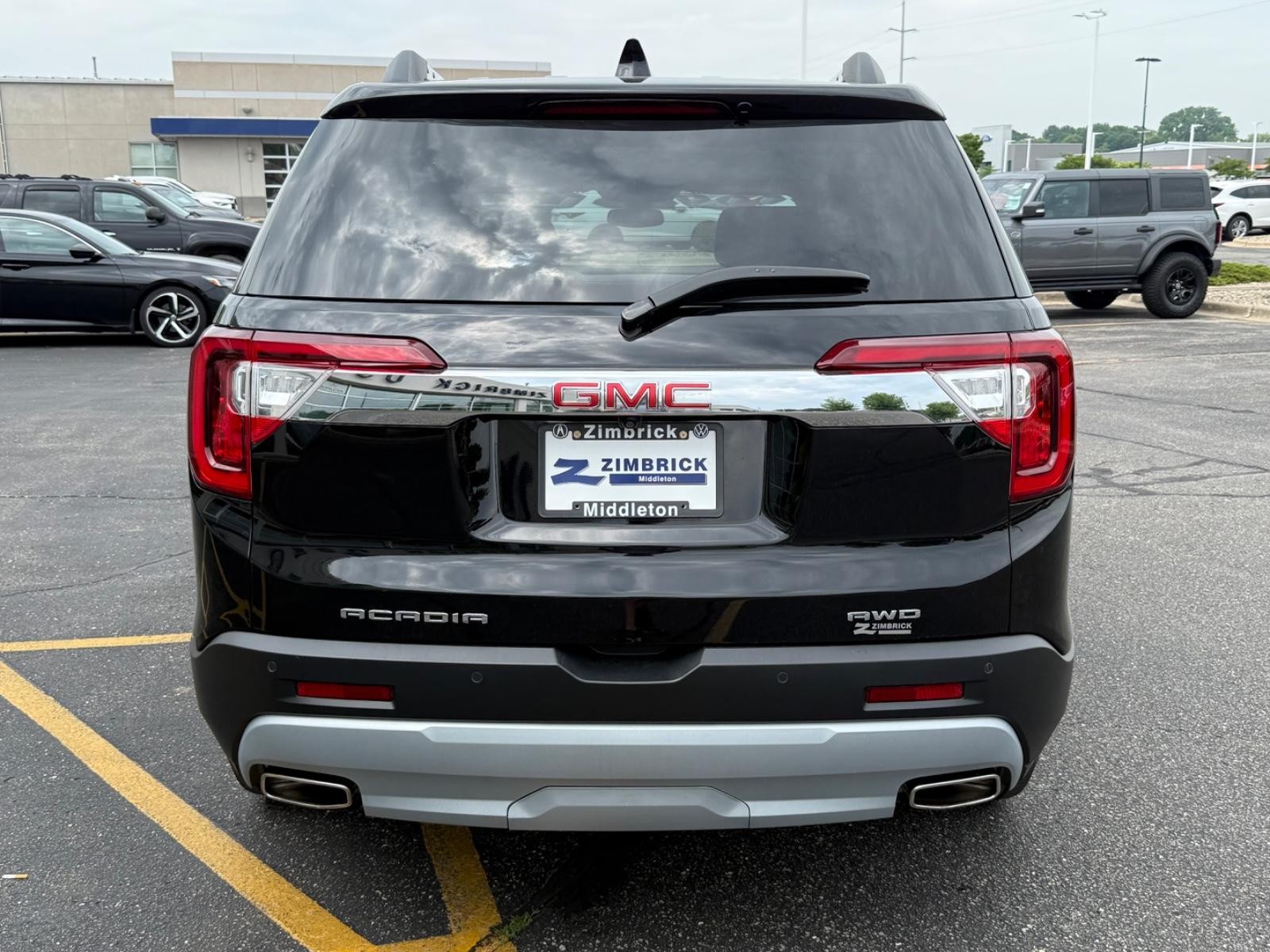 GMC Acadia Vehicle Image 04