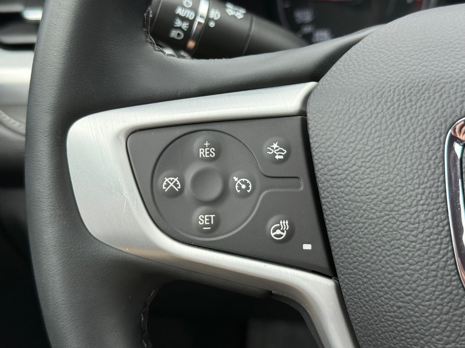GMC Acadia Vehicle Image 17