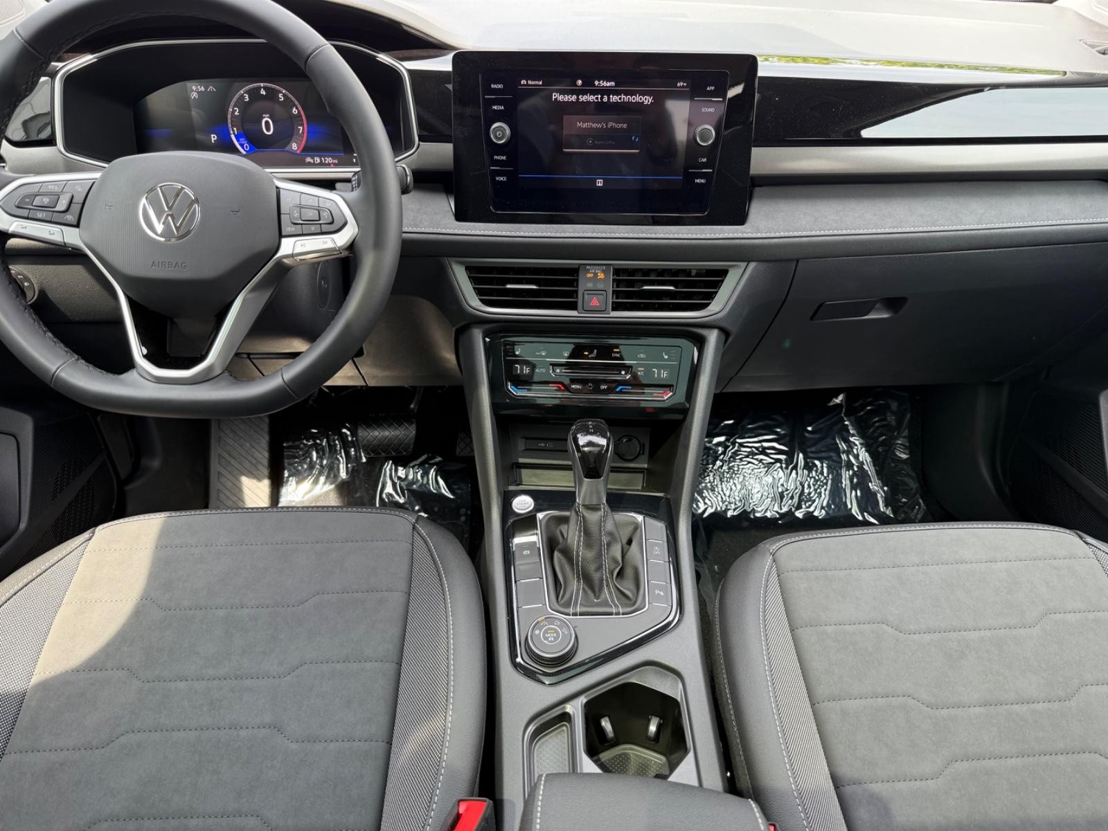 Volkswagen Taos Vehicle Image 06