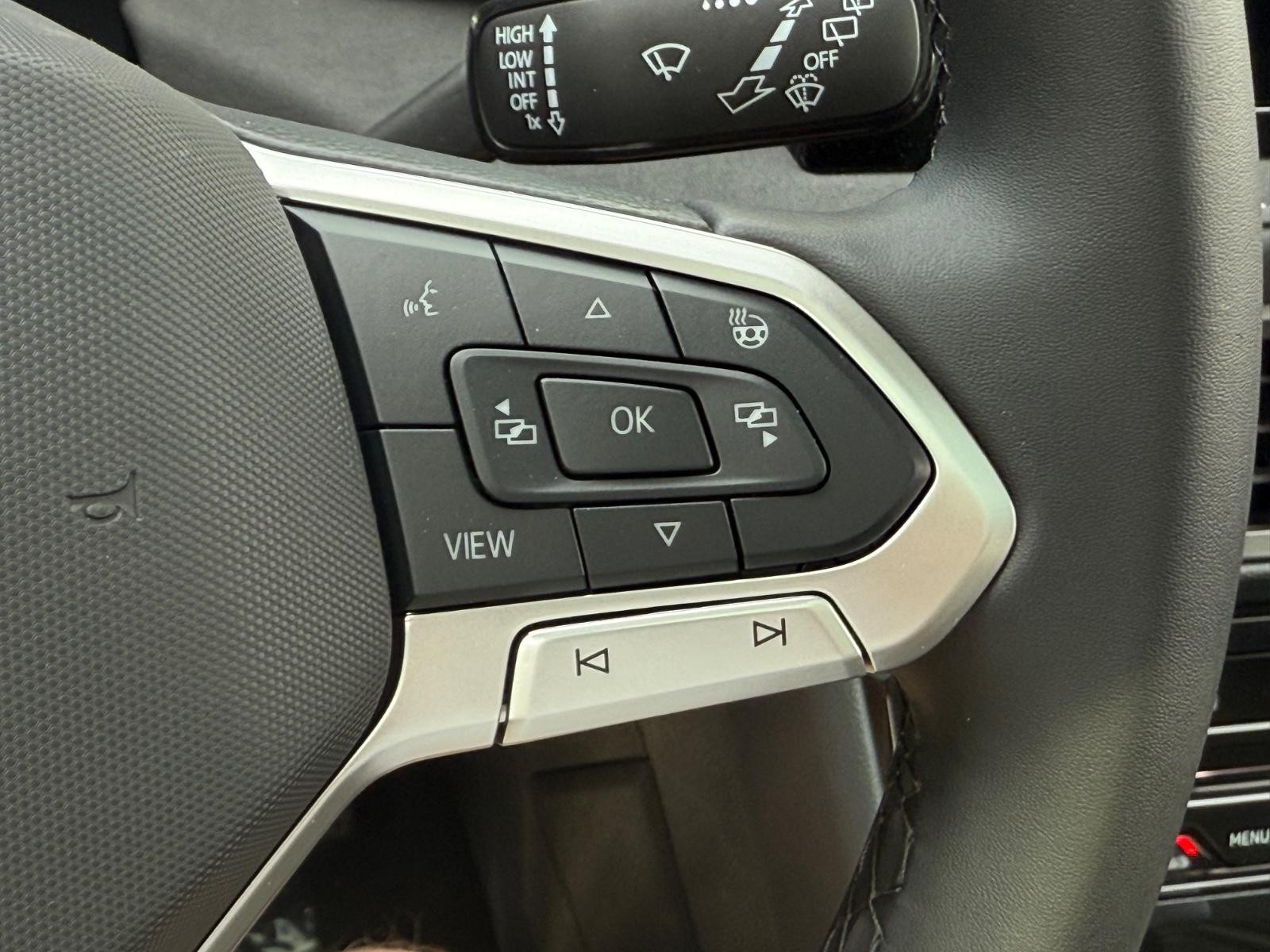 Volkswagen Taos Vehicle Image 12