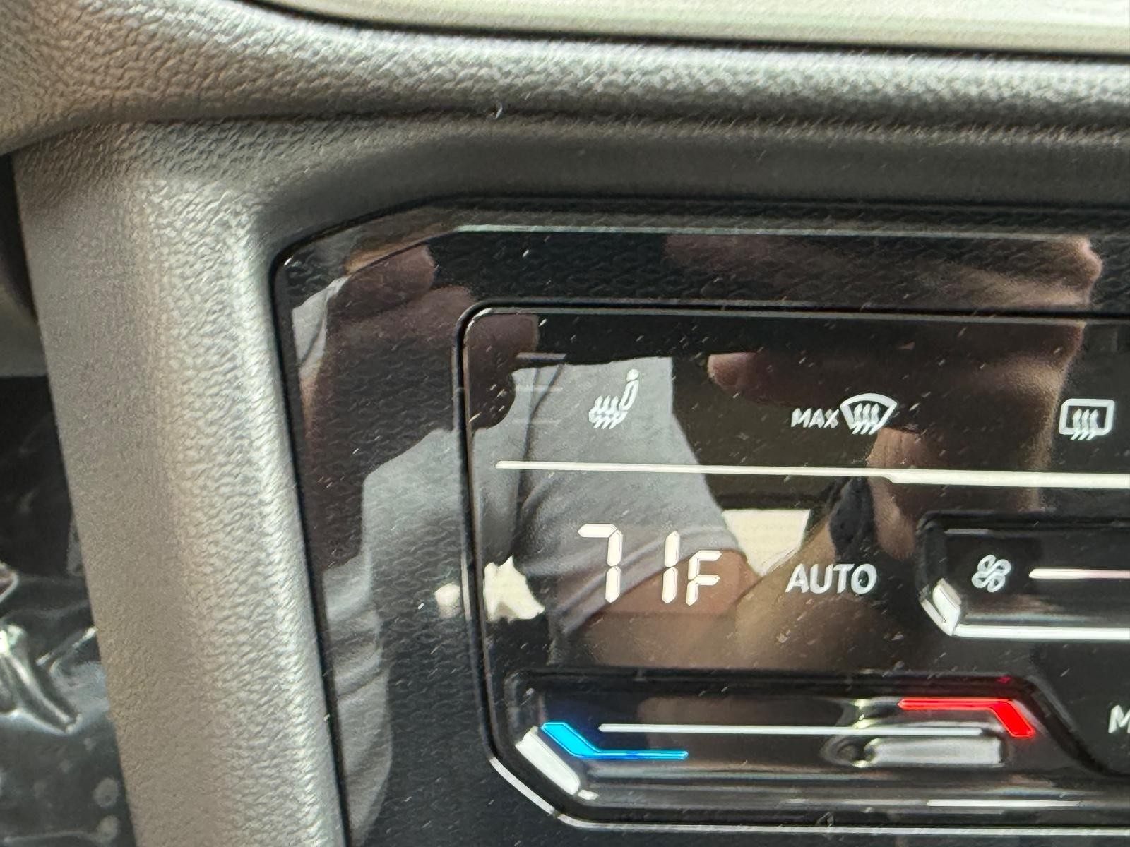 Volkswagen Taos Vehicle Image 14