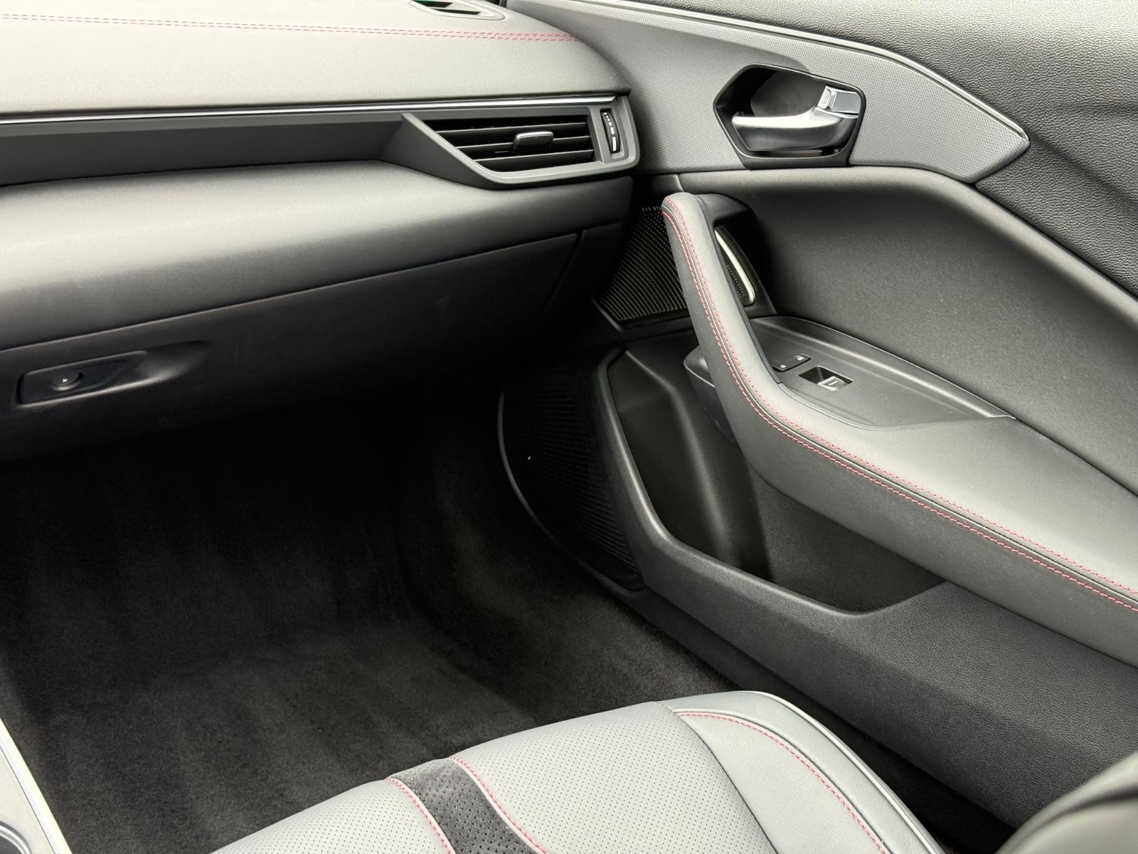 Acura TLX Vehicle Image 13