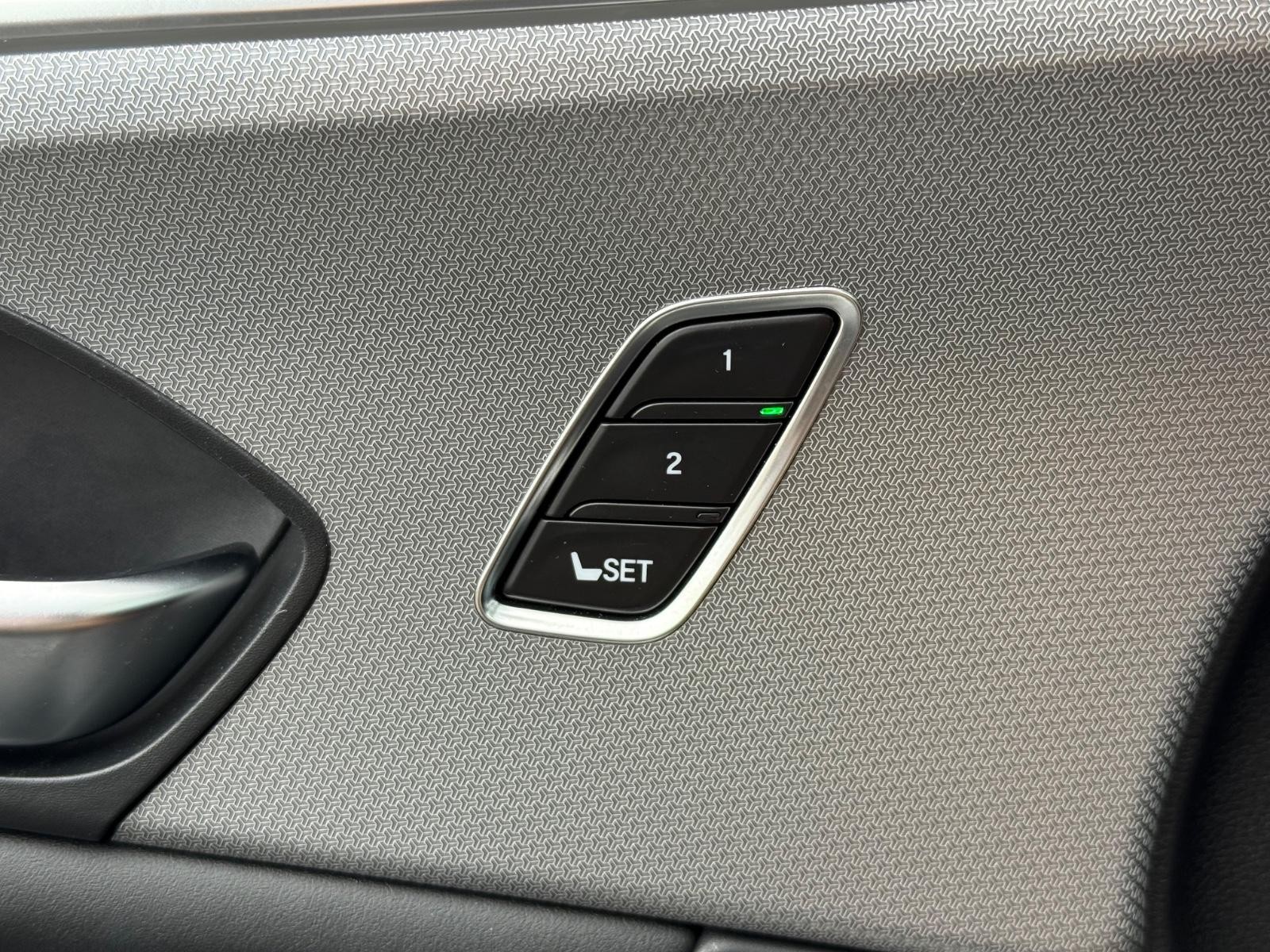 Acura TLX Vehicle Image 14