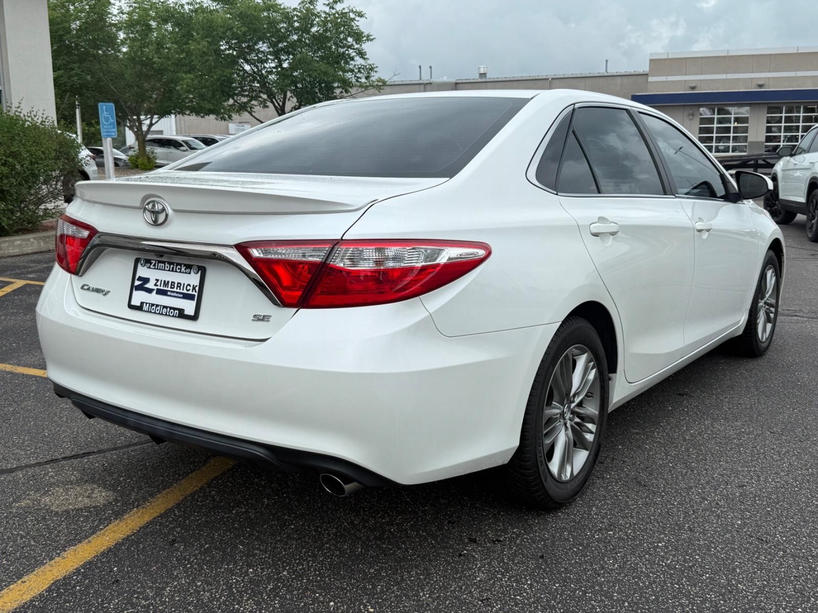 Toyota Camry Vehicle Image 03