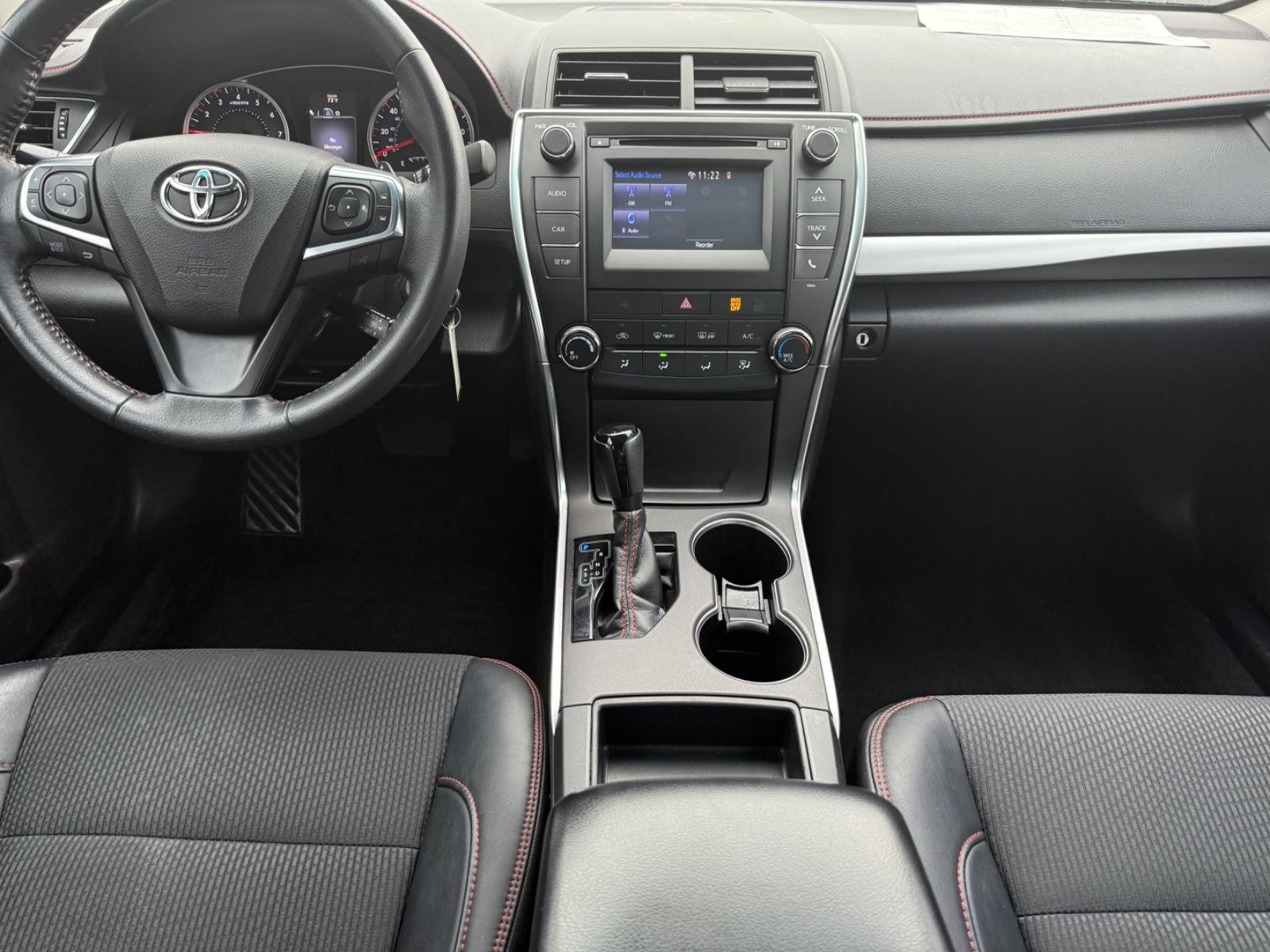 Toyota Camry Vehicle Image 11