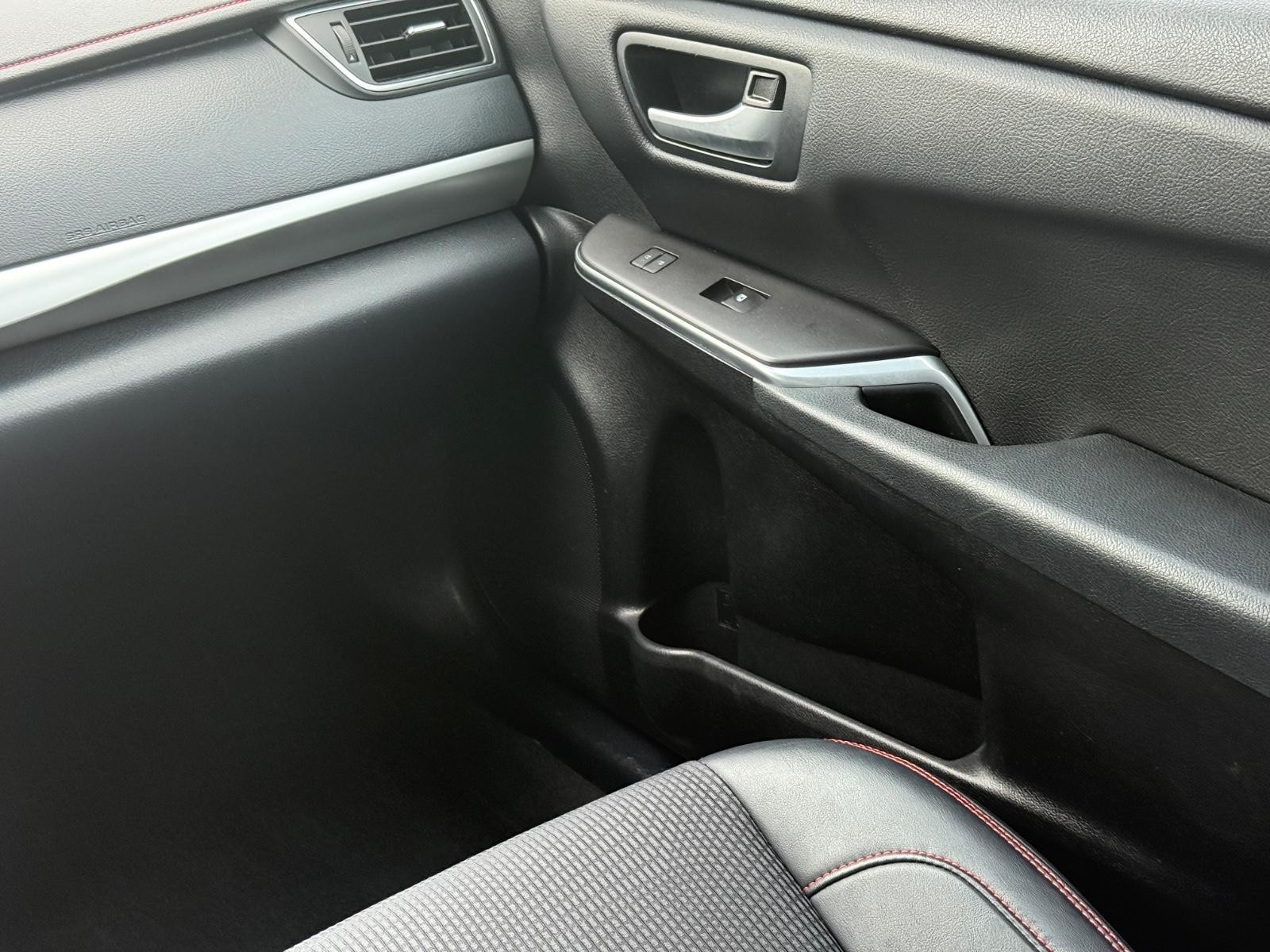 Toyota Camry Vehicle Image 15