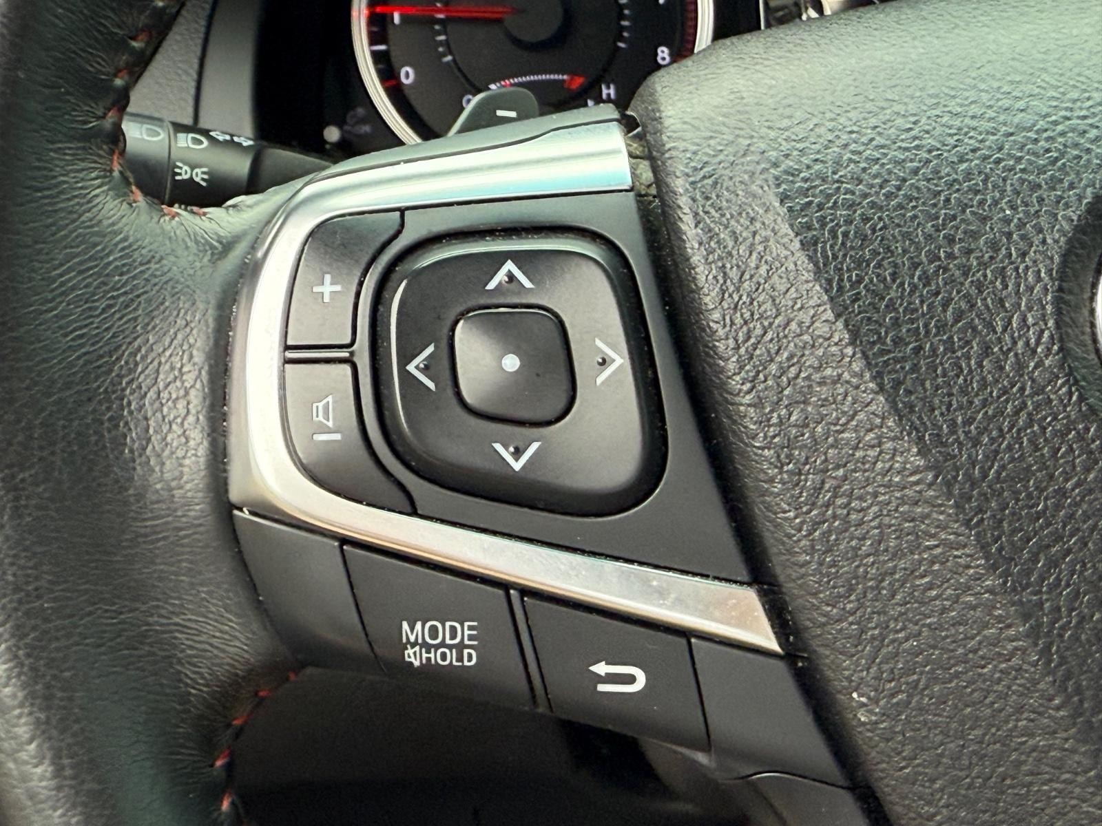 Toyota Camry Vehicle Image 16