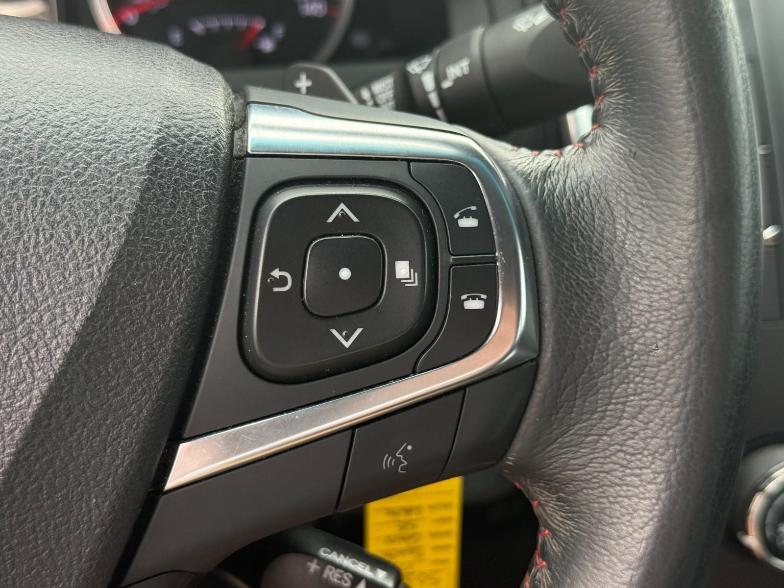 Toyota Camry Vehicle Image 17