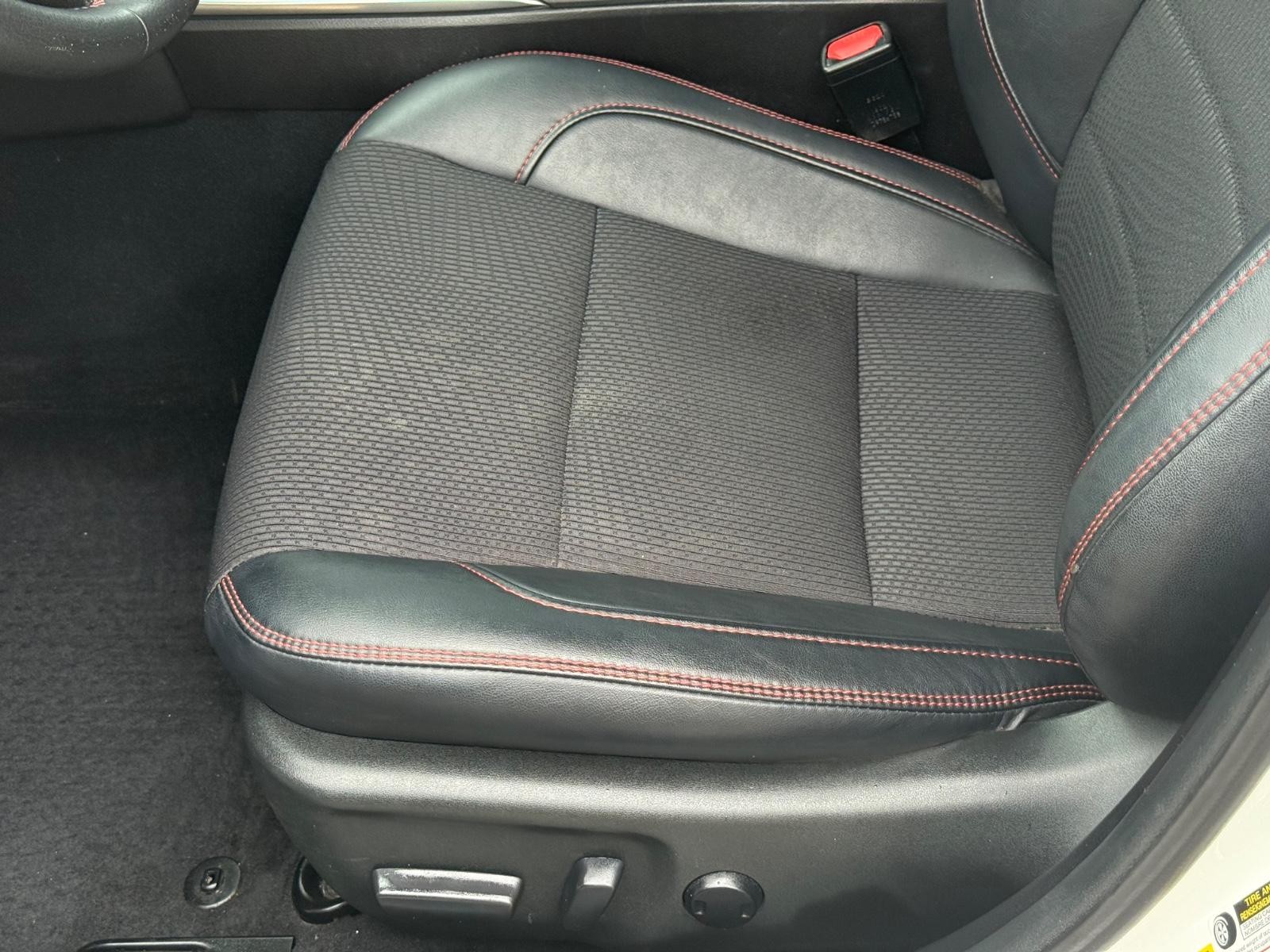 Toyota Camry Vehicle Image 21