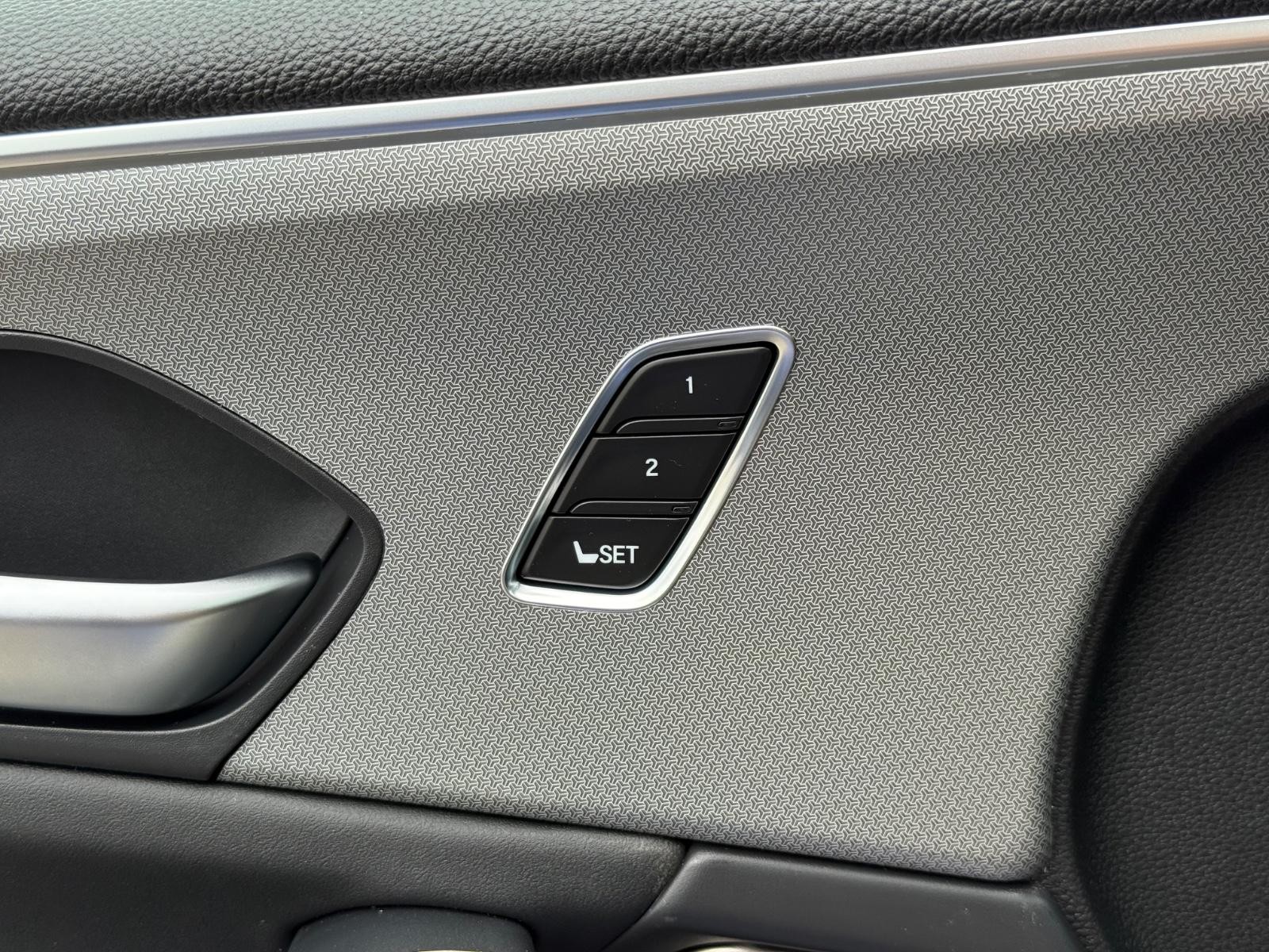 Acura TLX Vehicle Image 11
