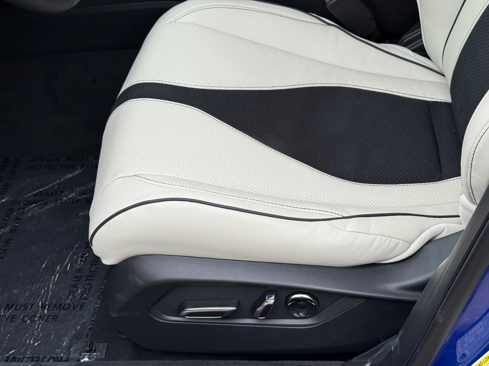 Acura TLX Vehicle Image 17