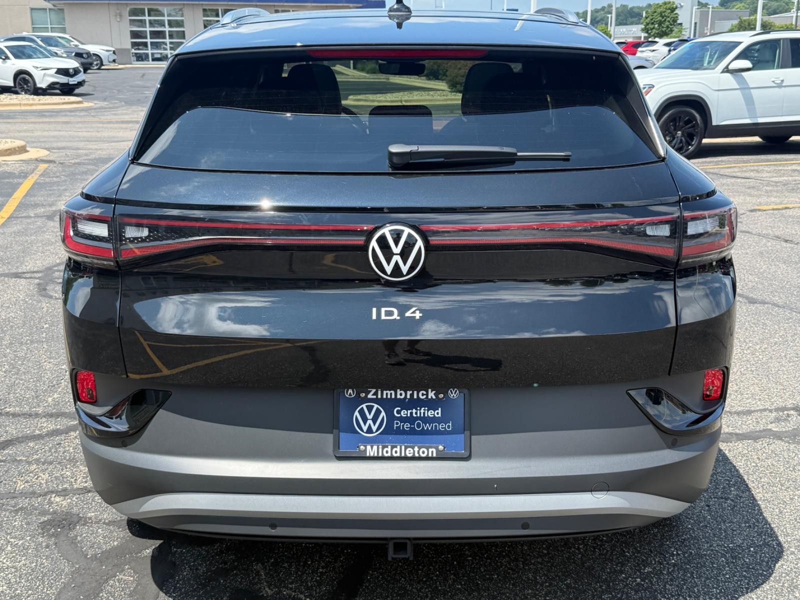 Volkswagen ID.4 Vehicle Image 04