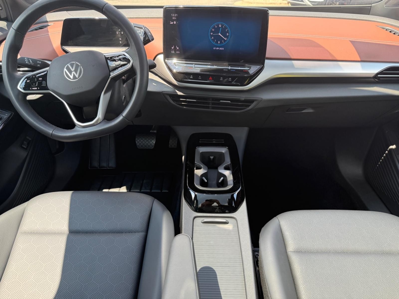 Volkswagen ID.4 Vehicle Image 11