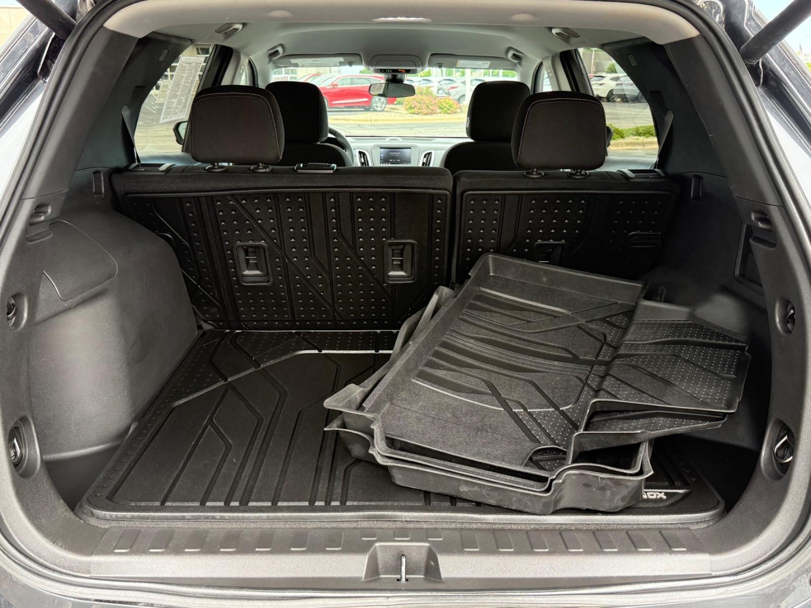 Chevrolet Equinox Vehicle Image 05