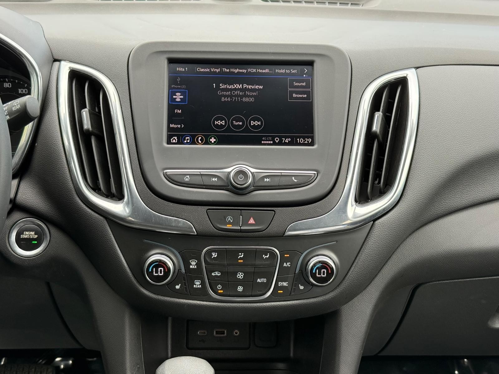Chevrolet Equinox Vehicle Image 12
