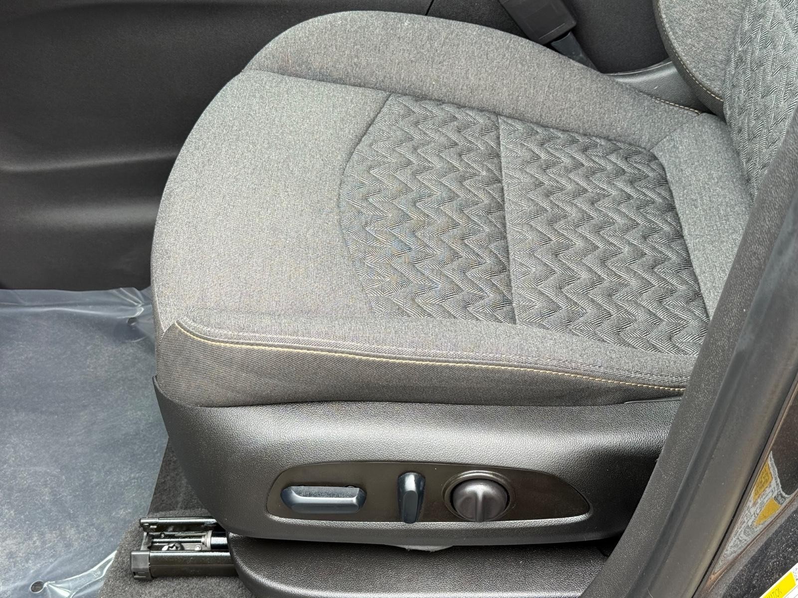 Chevrolet Equinox Vehicle Image 22