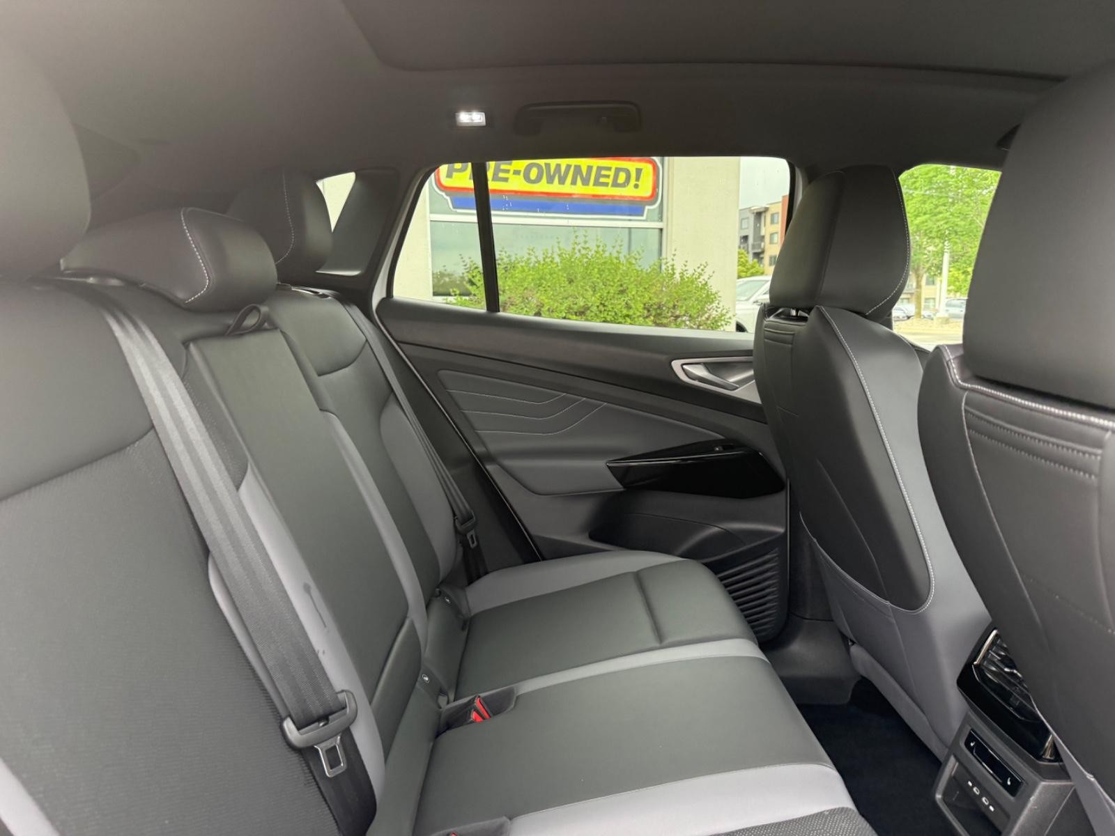 Volkswagen ID.4 Vehicle Image 10