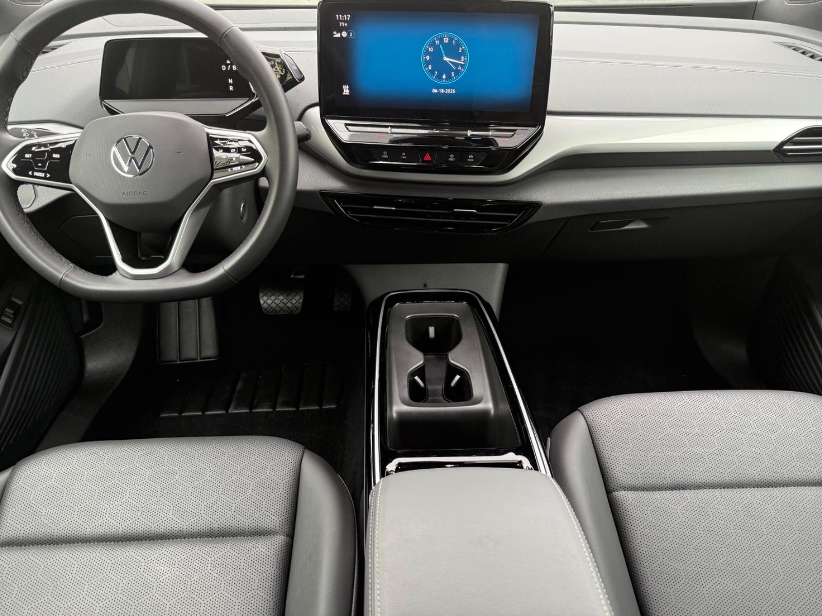 Volkswagen ID.4 Vehicle Image 11