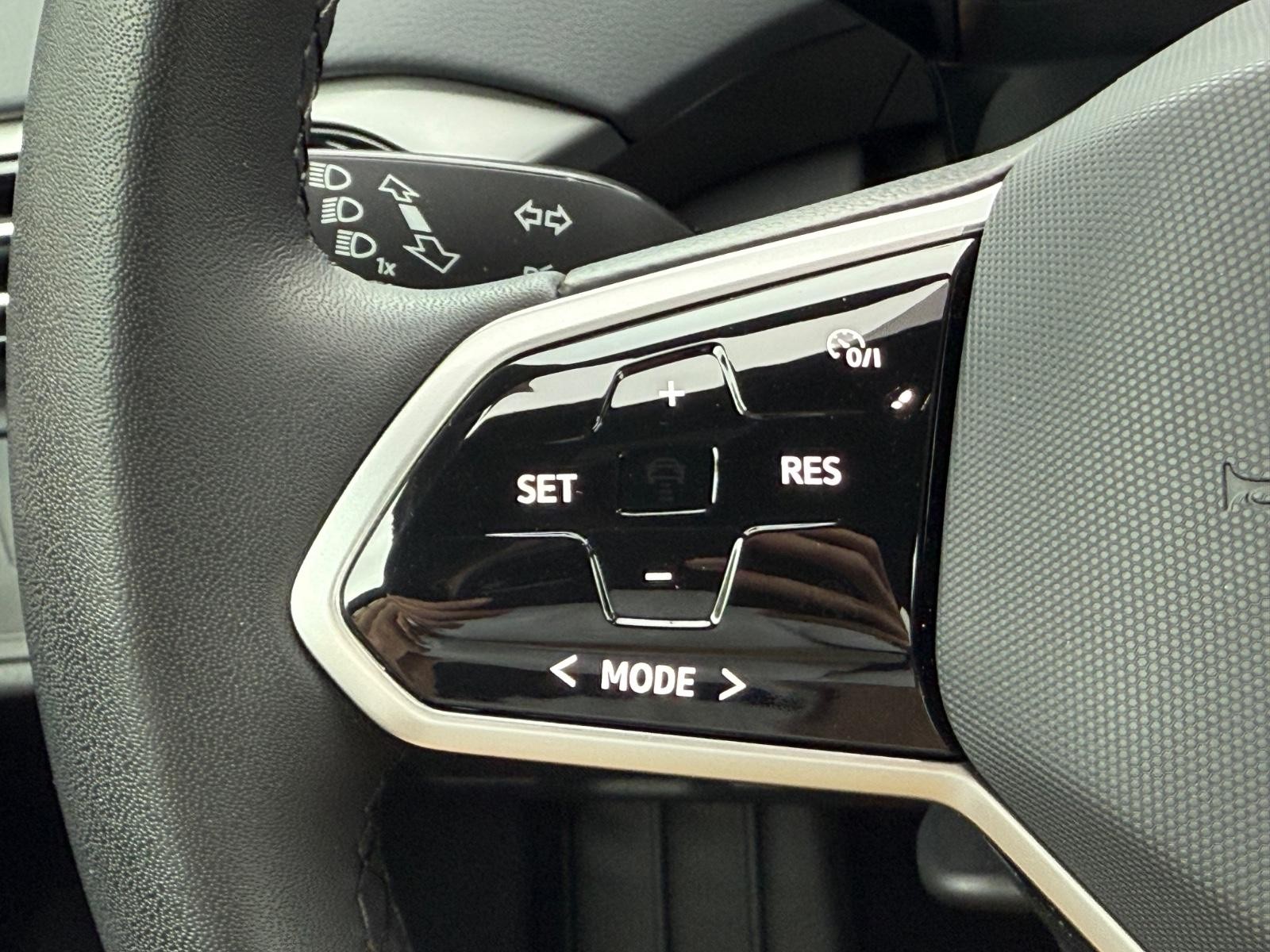 Volkswagen ID.4 Vehicle Image 15